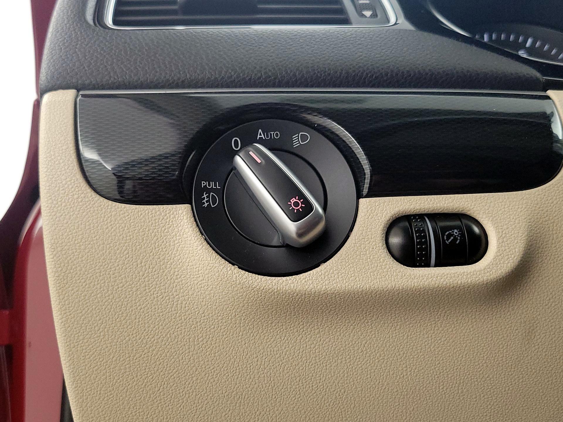 Thumbnail: 2016 Volkswagen Jetta - 13