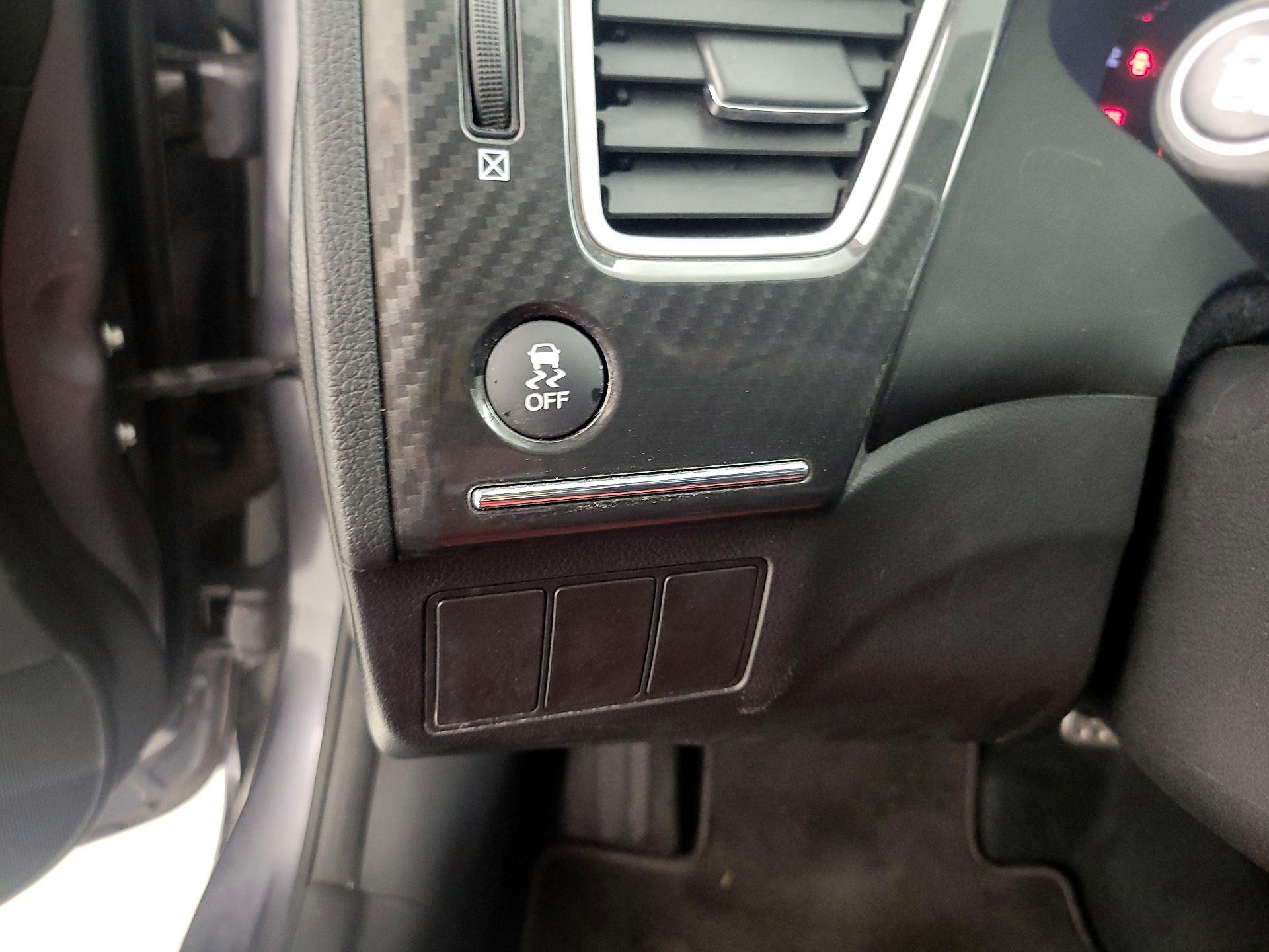 Thumbnail: 2015 Honda Civic - 13