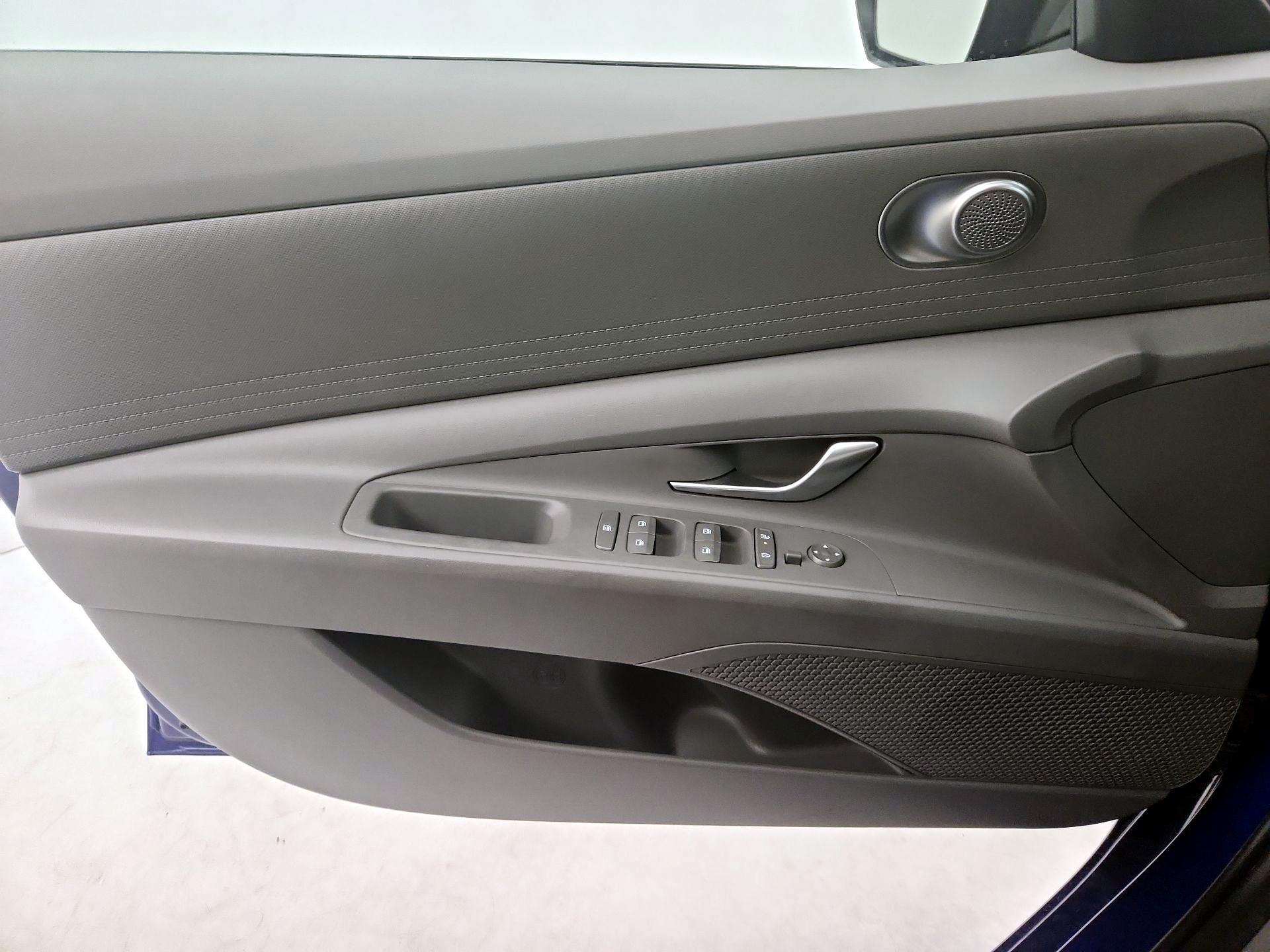 Thumbnail: 2024 Hyundai Elantra - 12