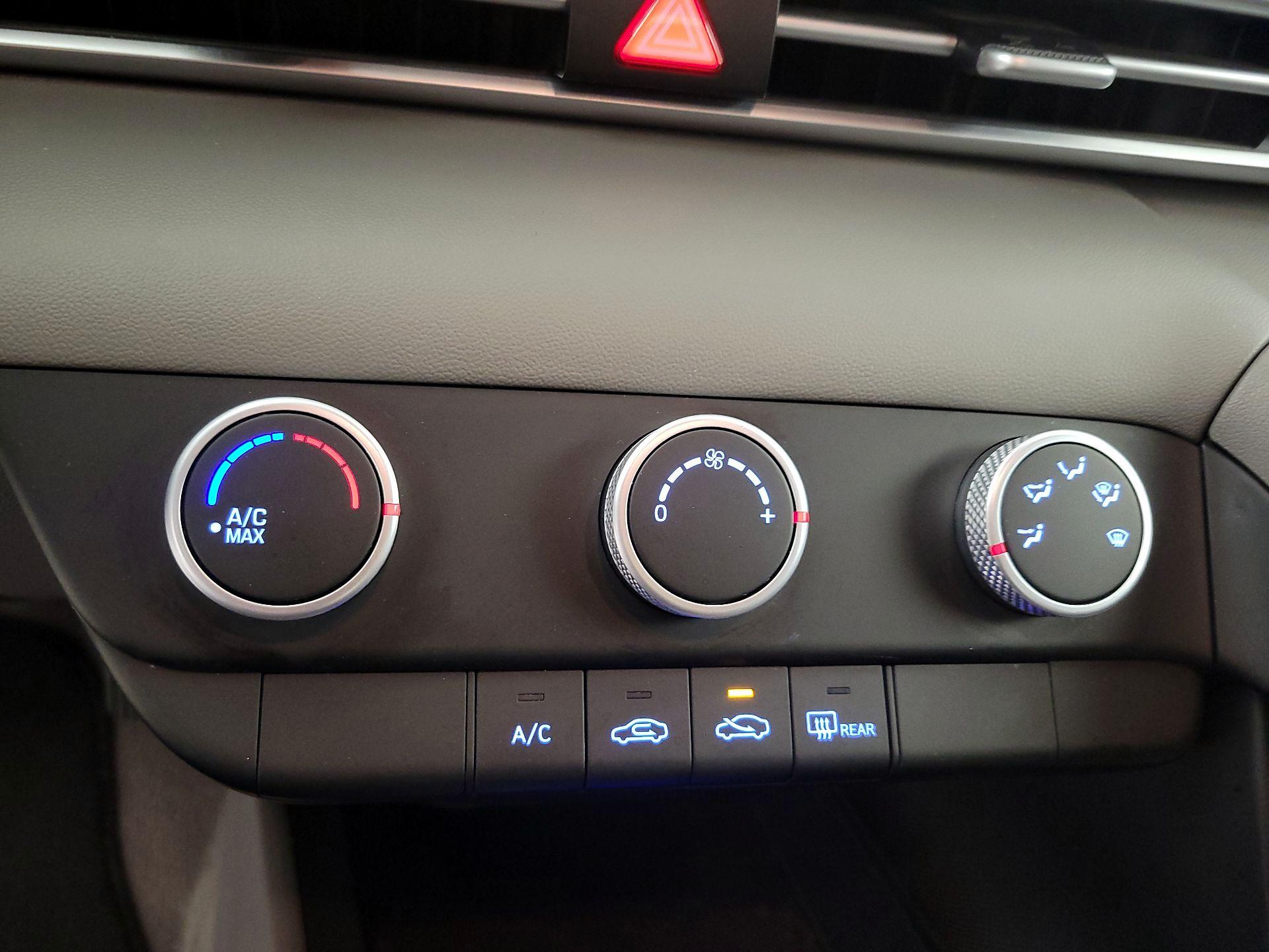 Thumbnail: 2024 Hyundai Elantra - 16