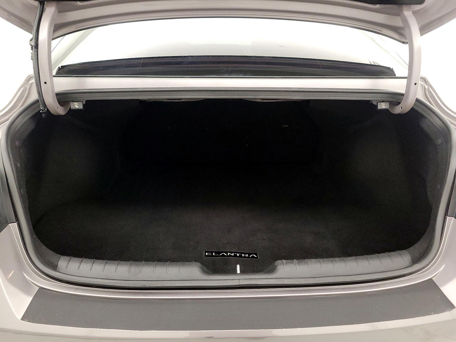 Thumbnail: 2023 Hyundai Elantra - 20