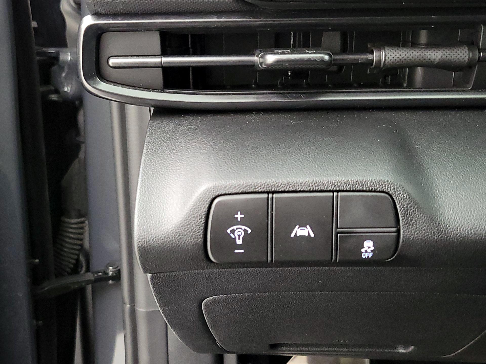 Thumbnail: 2023 Hyundai Elantra - 13