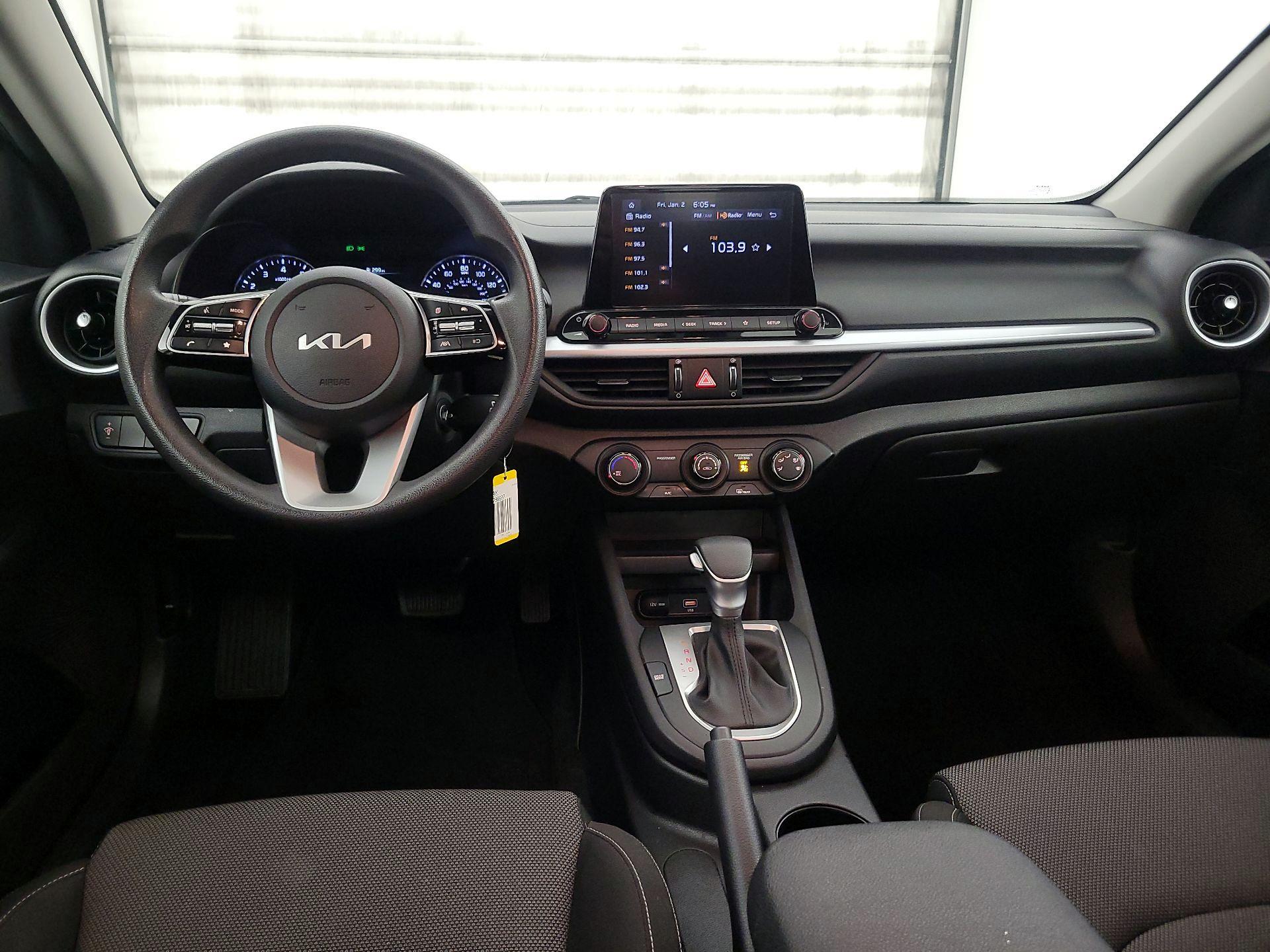 Thumbnail: 2024 Kia Forte - 9