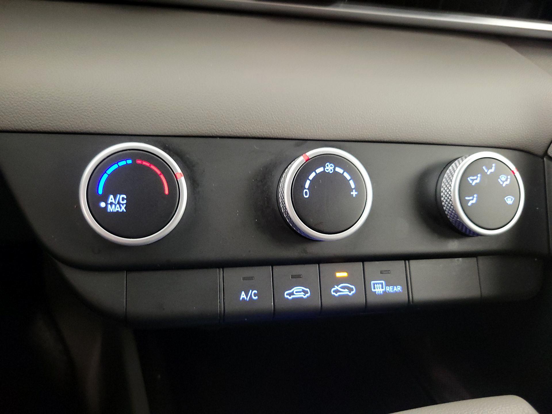 Thumbnail: 2024 Hyundai Elantra - 16