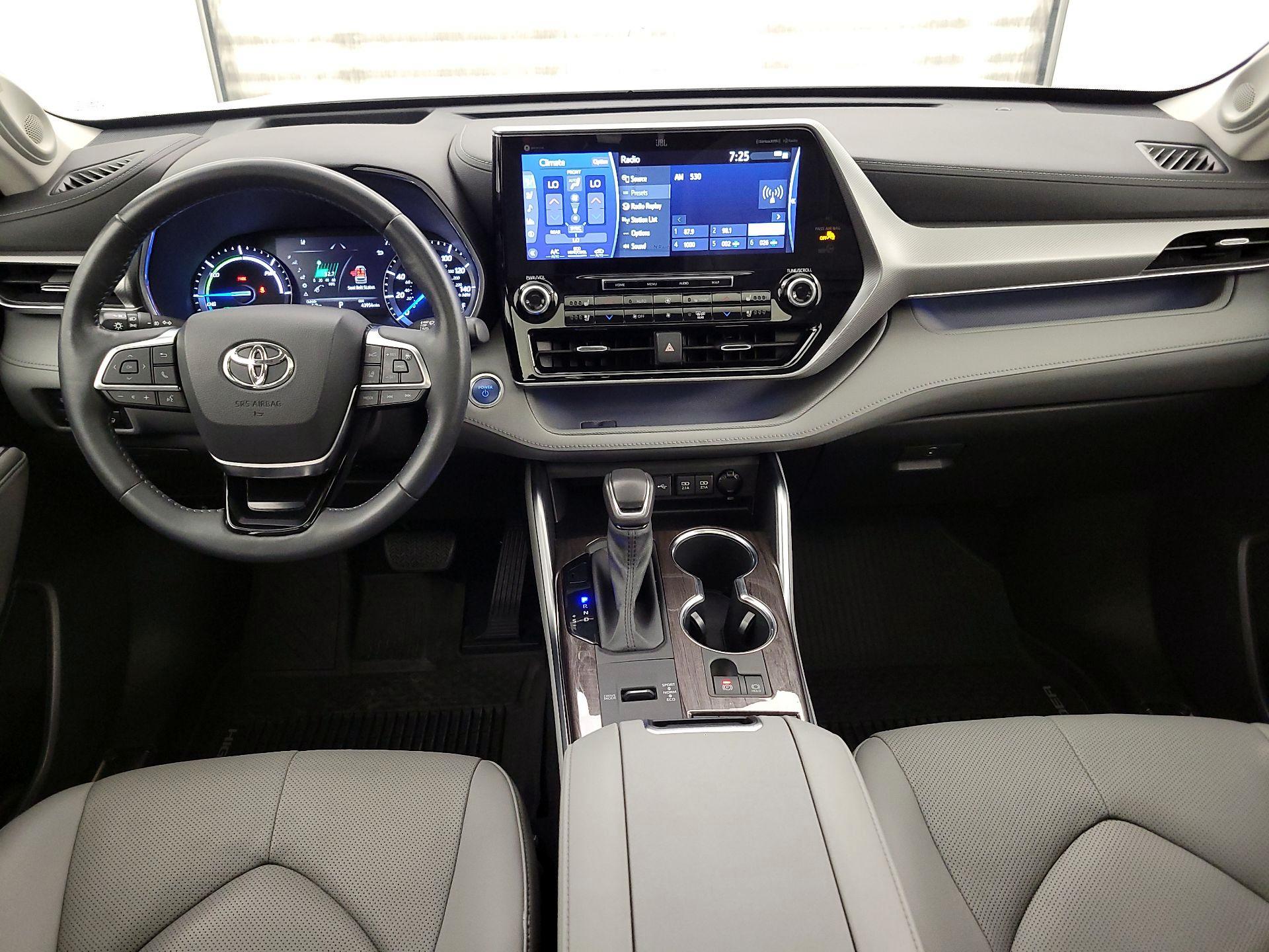 Thumbnail: 2020 Toyota Highlander - 9