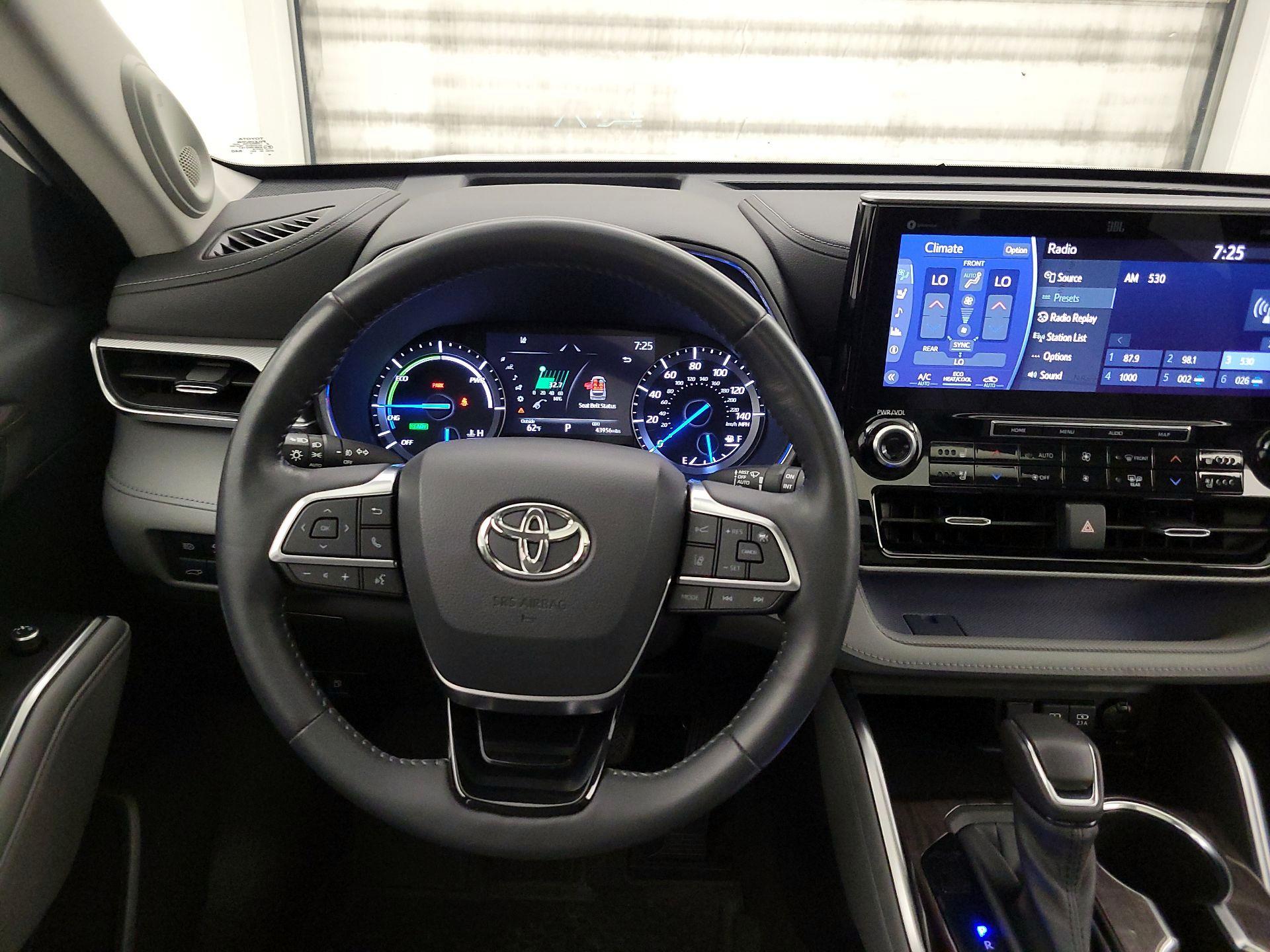 Thumbnail: 2020 Toyota Highlander - 10