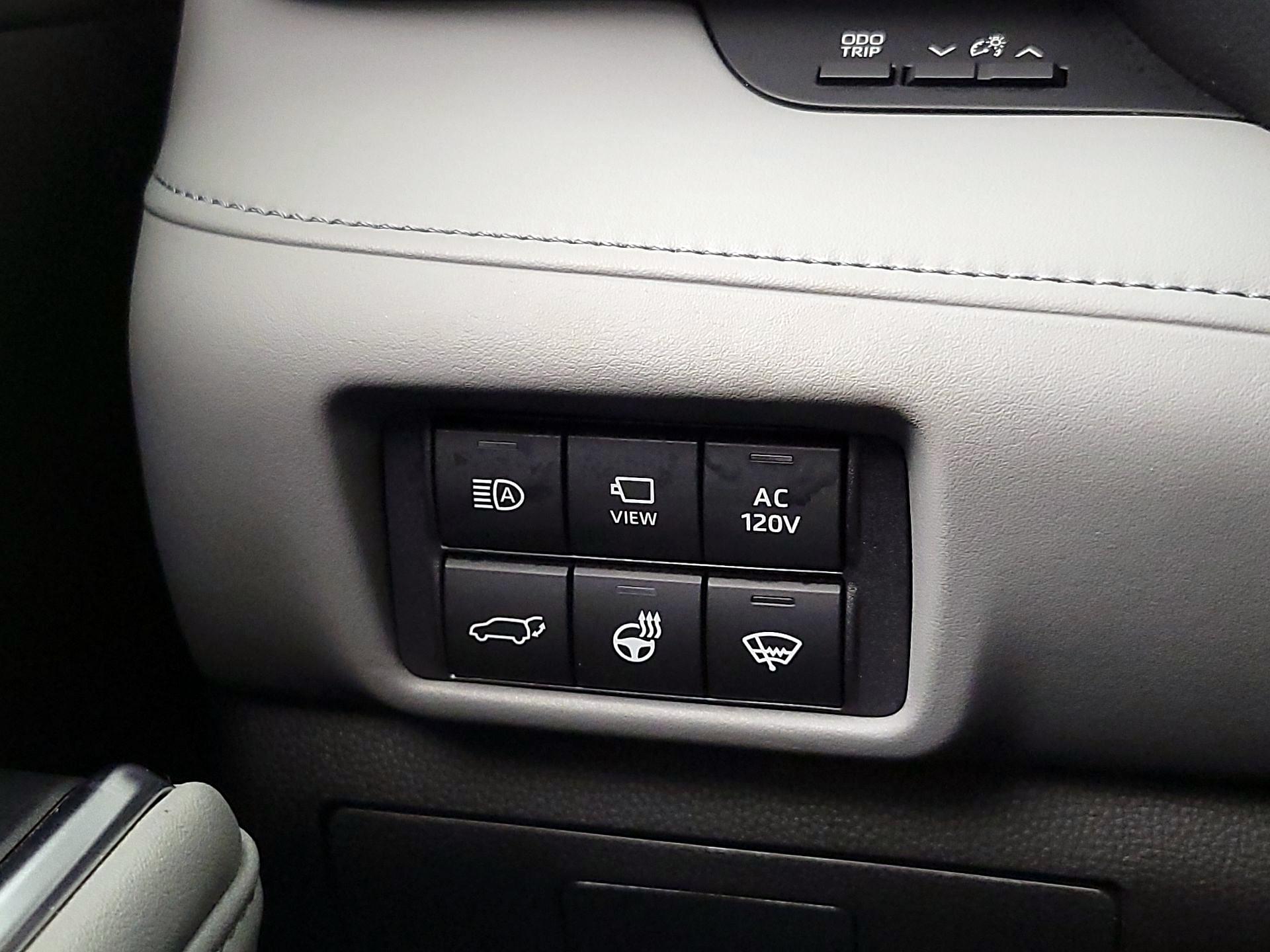 Thumbnail: 2020 Toyota Highlander - 13