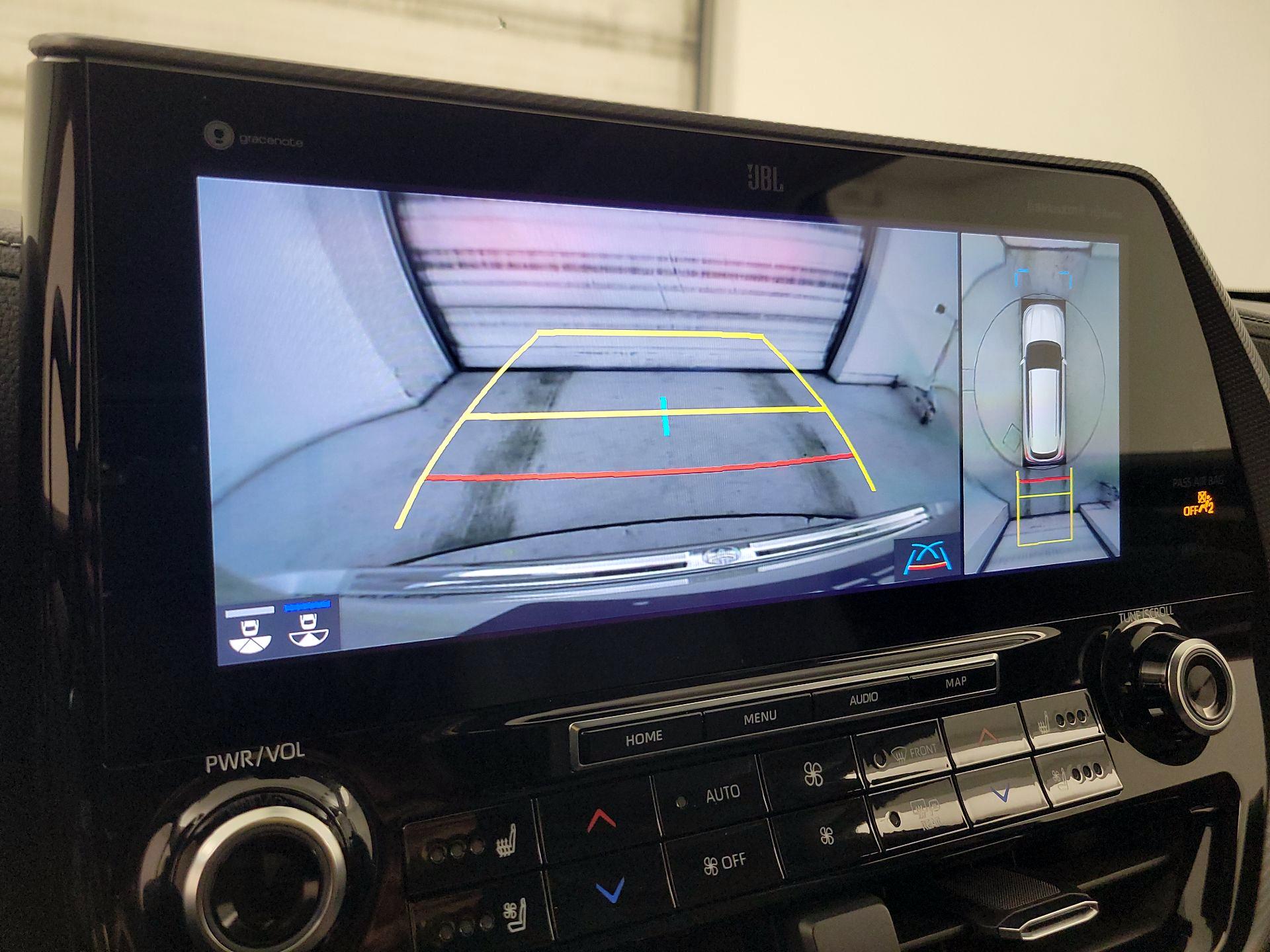 Thumbnail: 2020 Toyota Highlander - 14