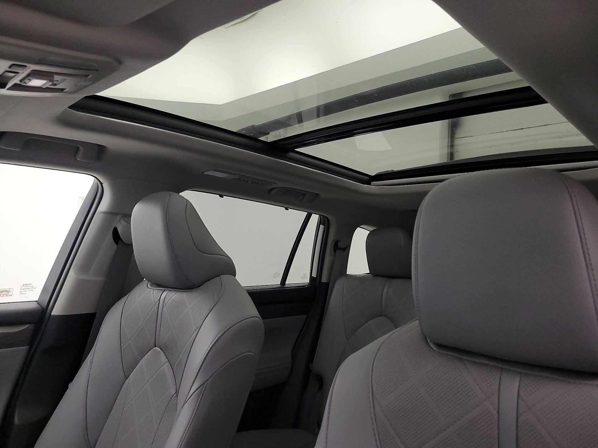 Thumbnail: 2020 Toyota Highlander - 19