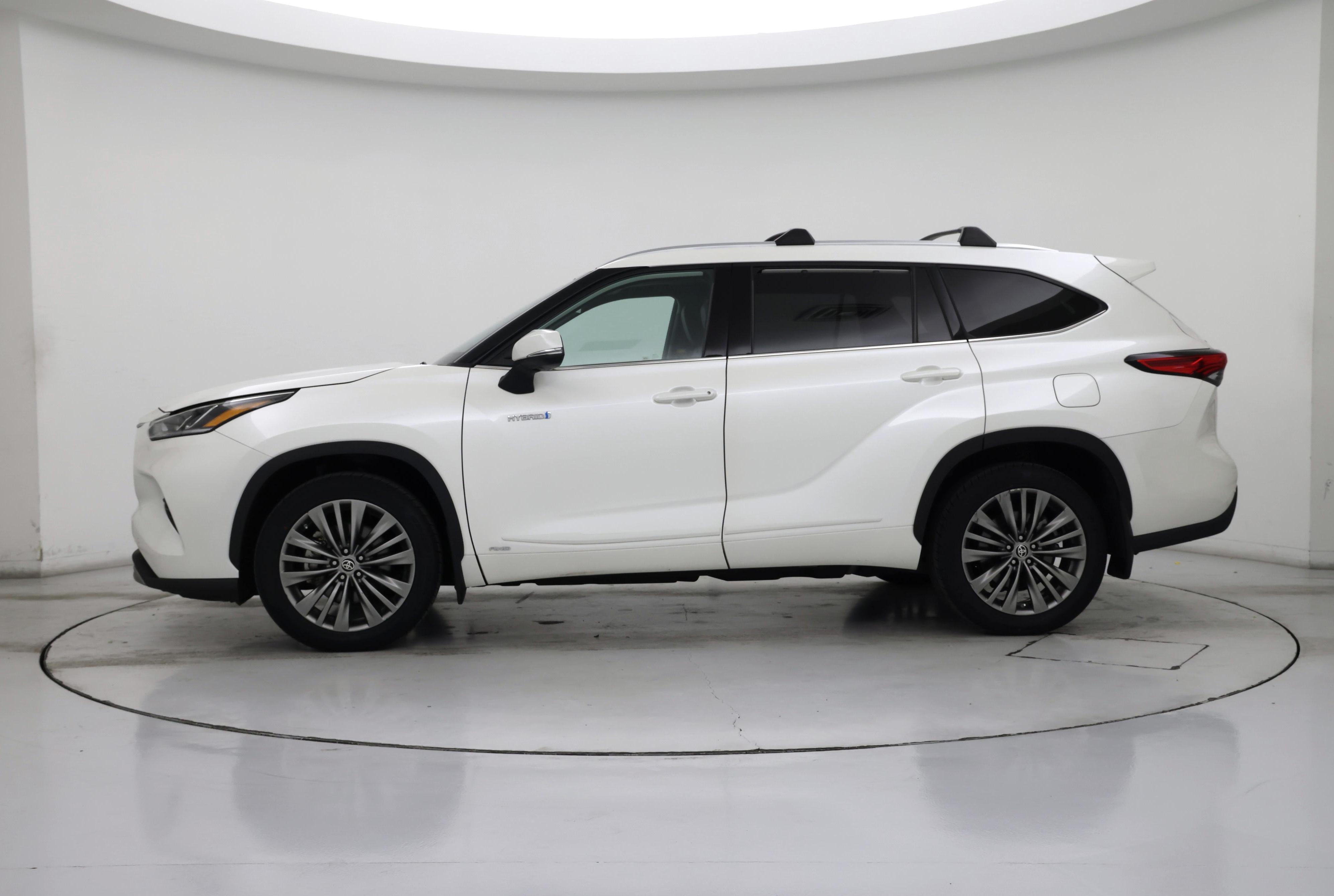 Thumbnail: 2020 Toyota Highlander - 3