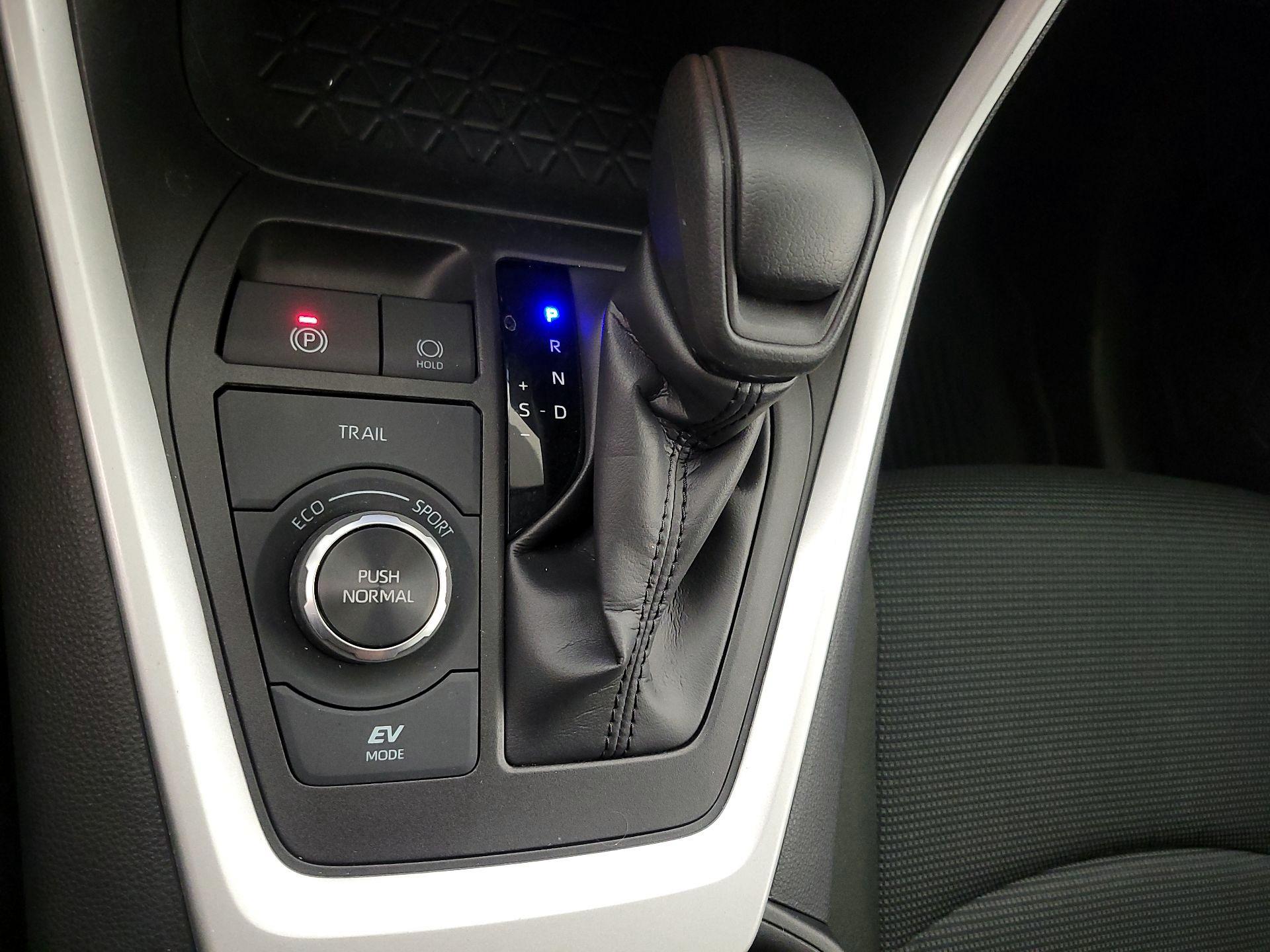 Thumbnail: 2024 Toyota RAV4 - 17