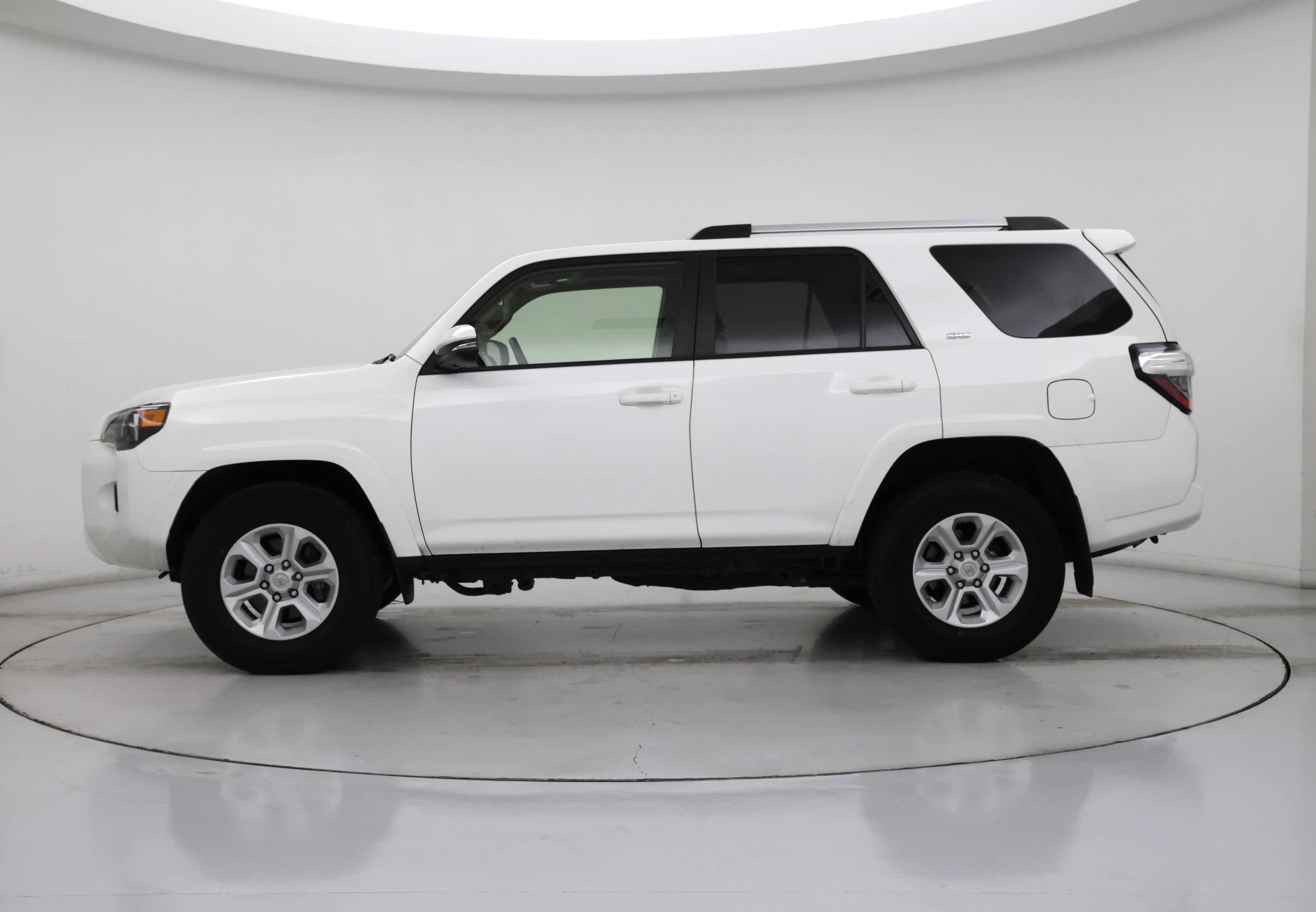 Thumbnail: 2021 Toyota 4Runner - 3