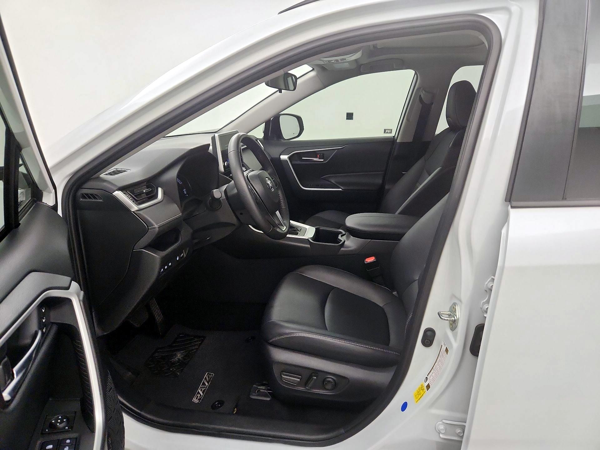 Thumbnail: 2024 Toyota RAV4 - 11