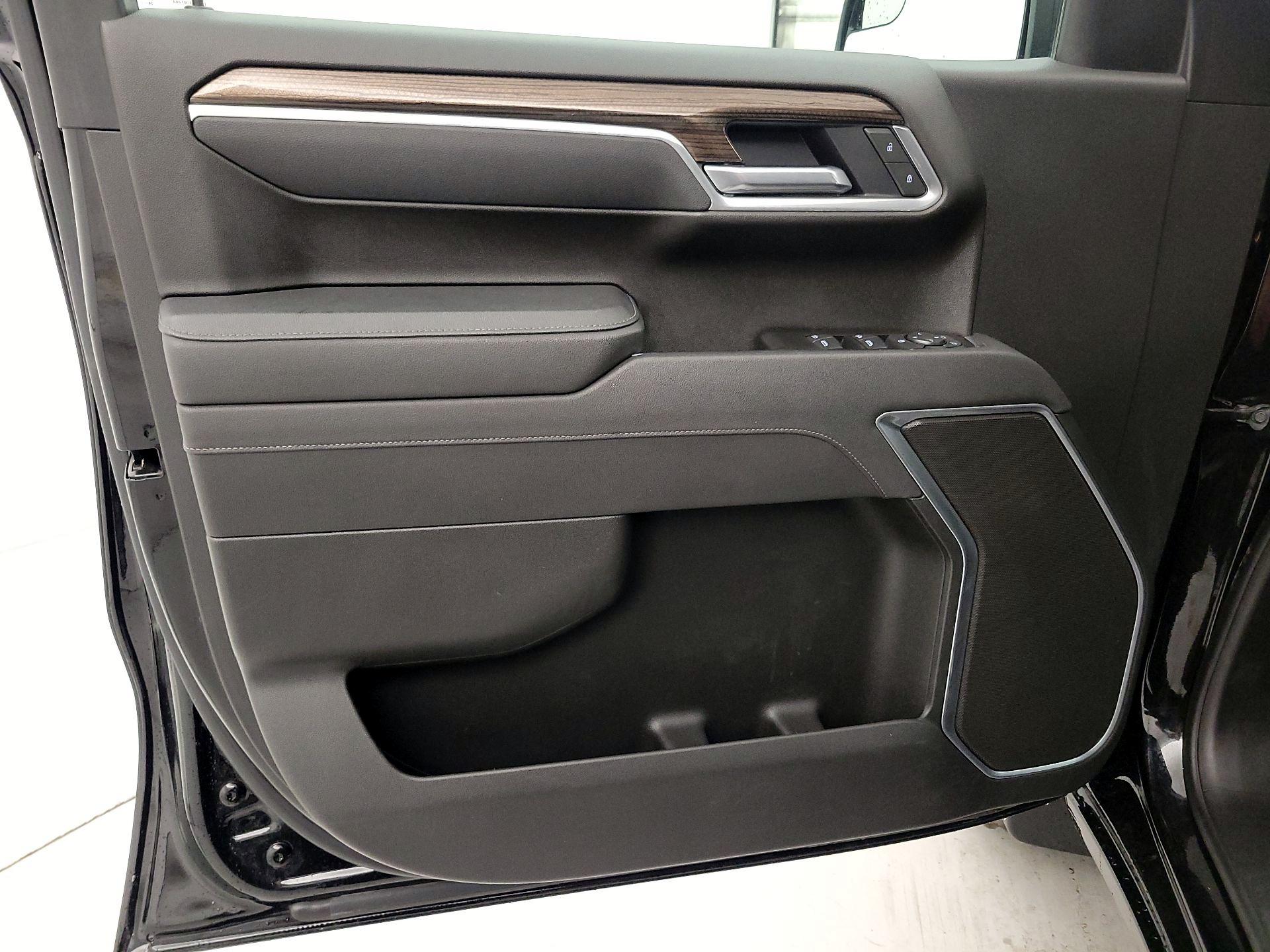 Thumbnail: 2025 Chevrolet Silverado 1500 - 12