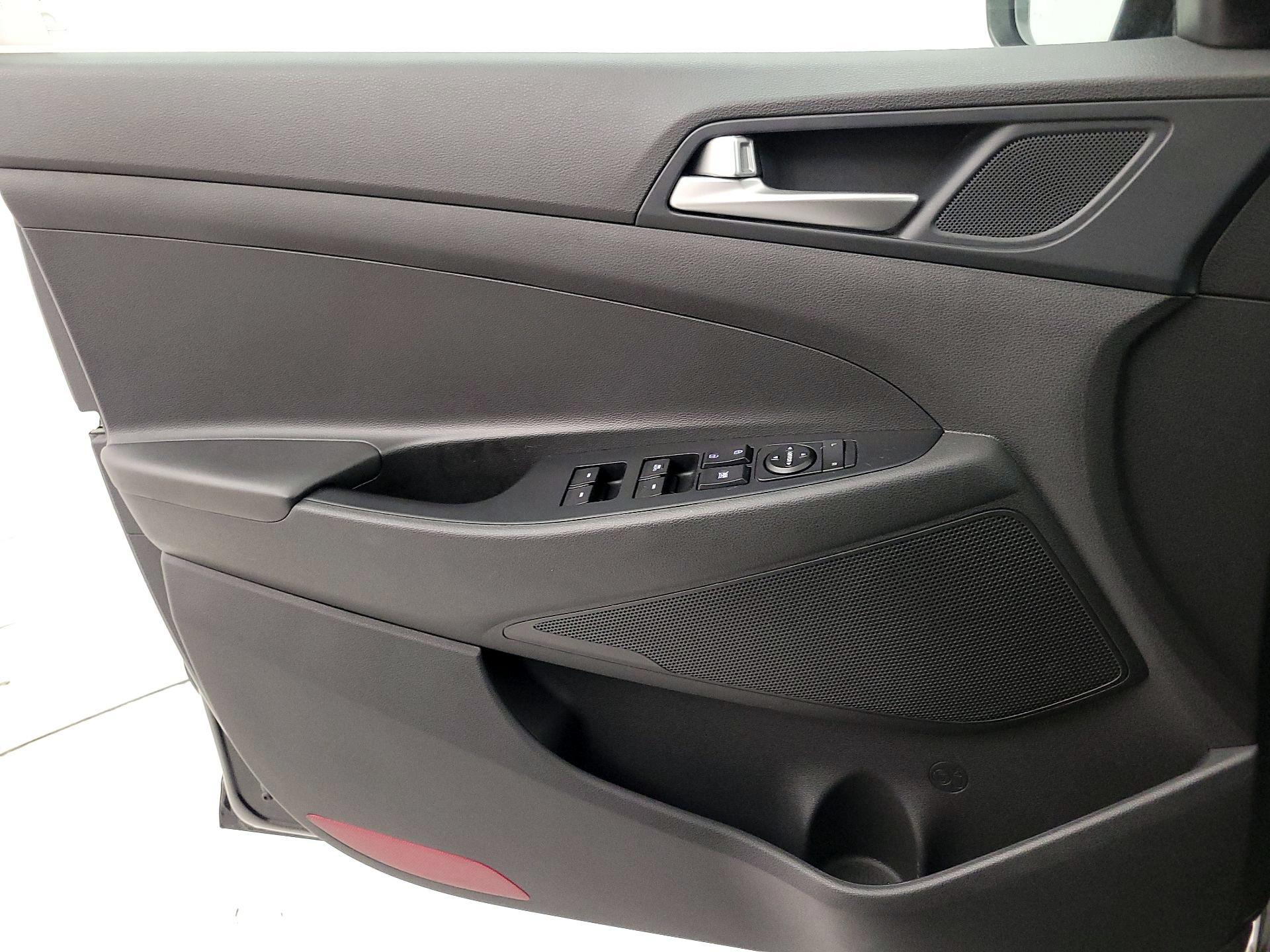 Thumbnail: 2020 Hyundai Tucson - 12