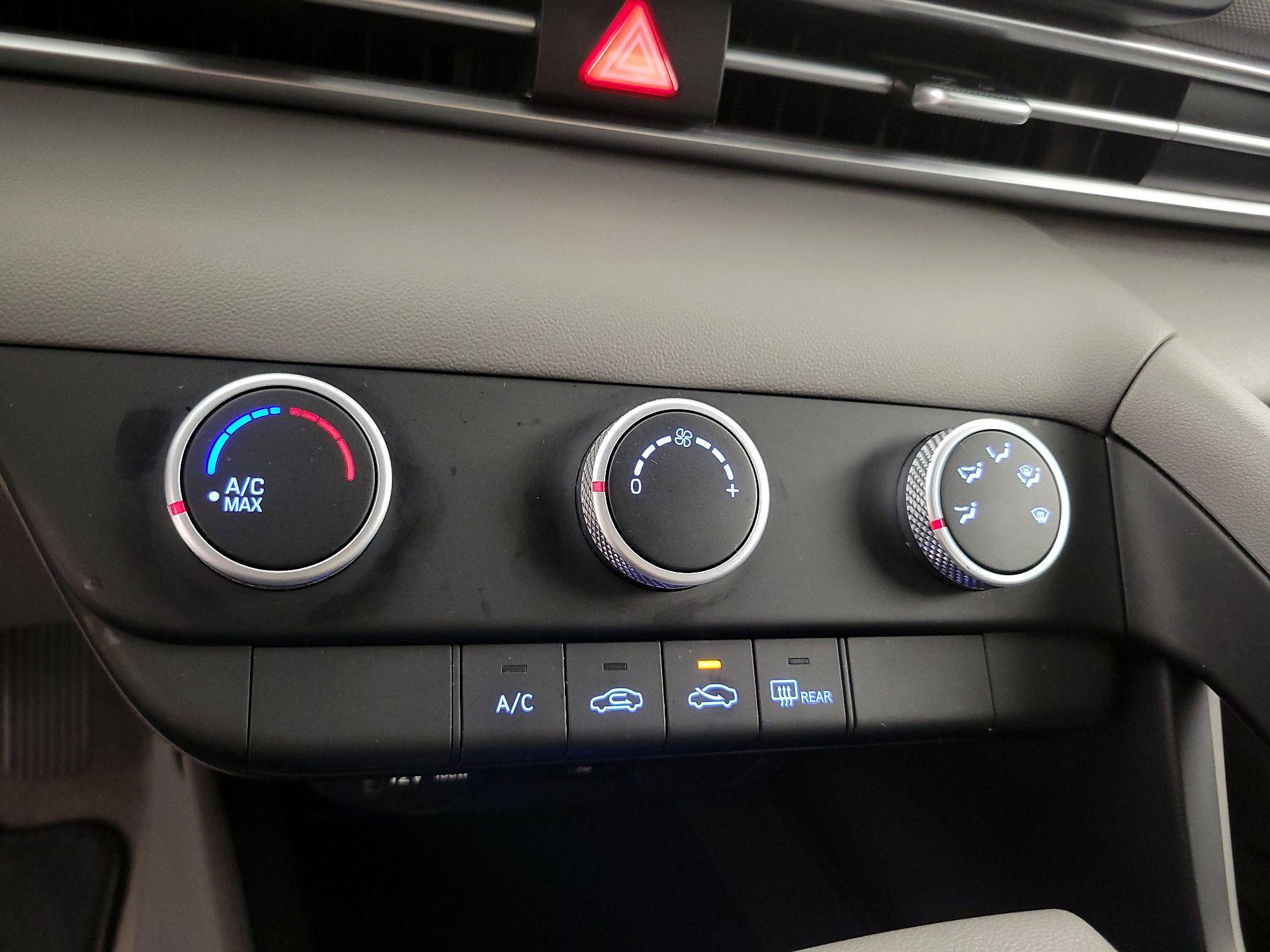 Thumbnail: 2024 Hyundai Elantra - 16