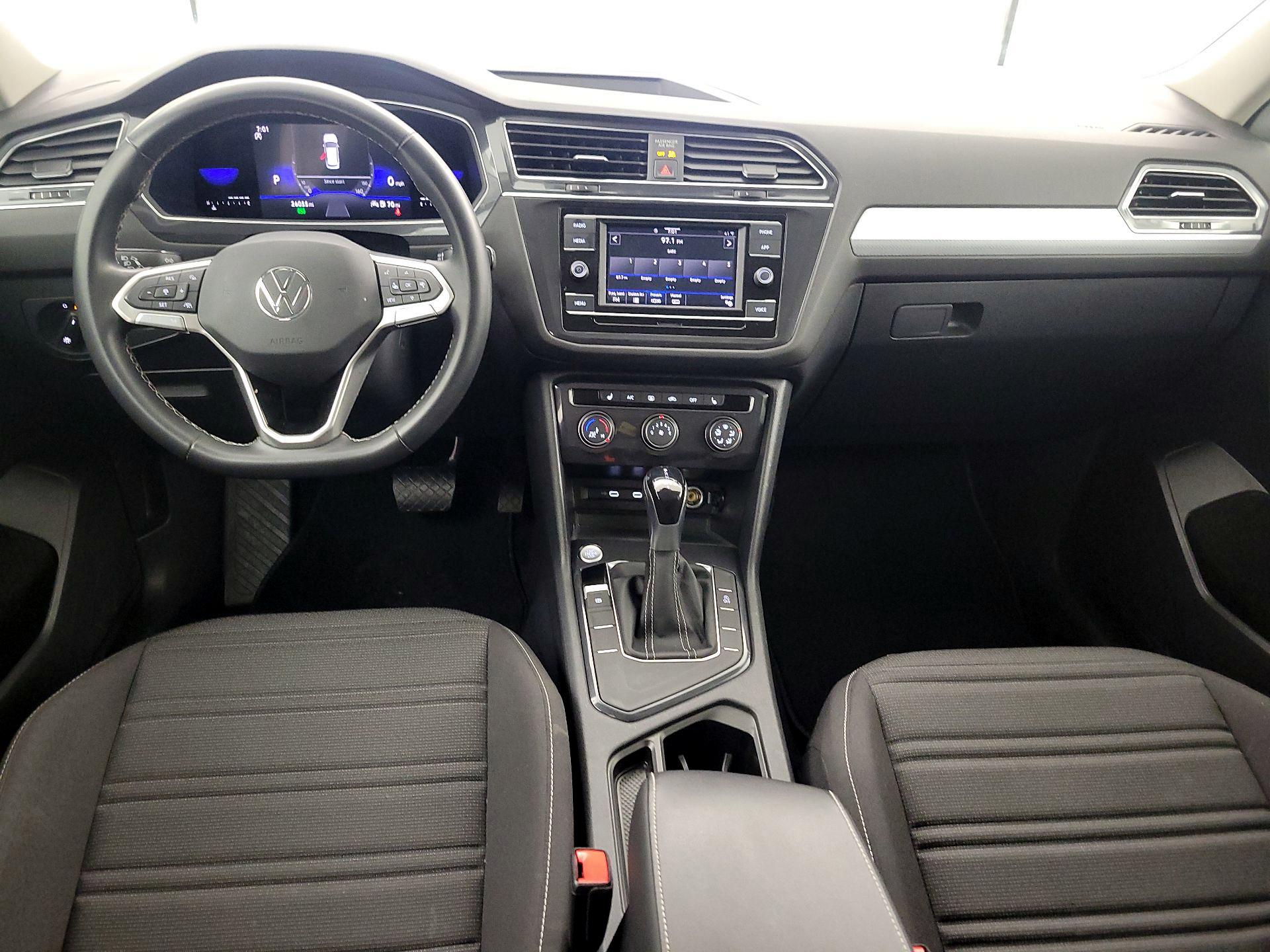 Thumbnail: 2022 Volkswagen Tiguan - 9