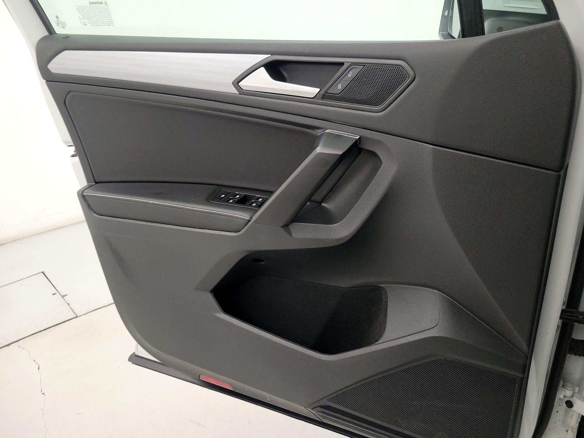 Thumbnail: 2022 Volkswagen Tiguan - 12