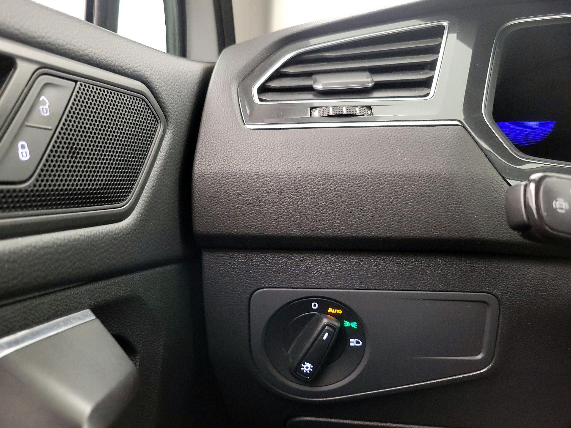 Thumbnail: 2022 Volkswagen Tiguan - 13