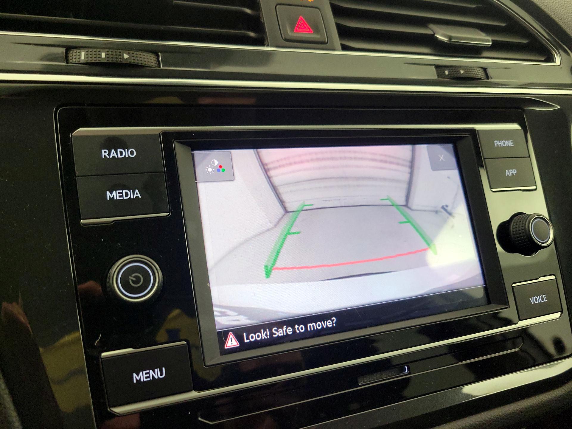 Thumbnail: 2022 Volkswagen Tiguan - 14