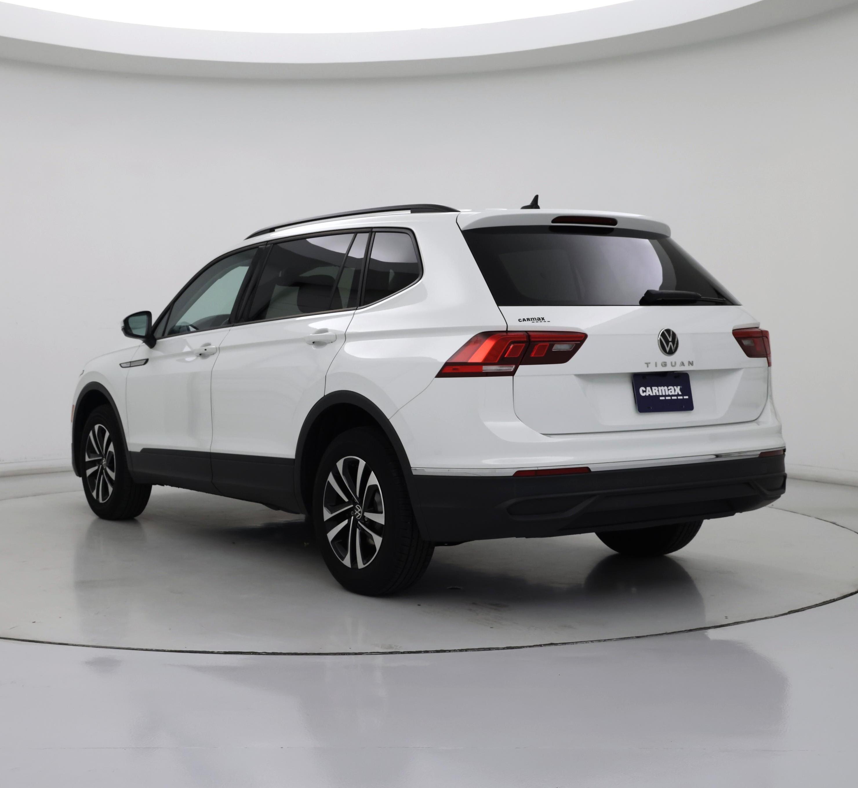 Thumbnail: 2022 Volkswagen Tiguan - 2