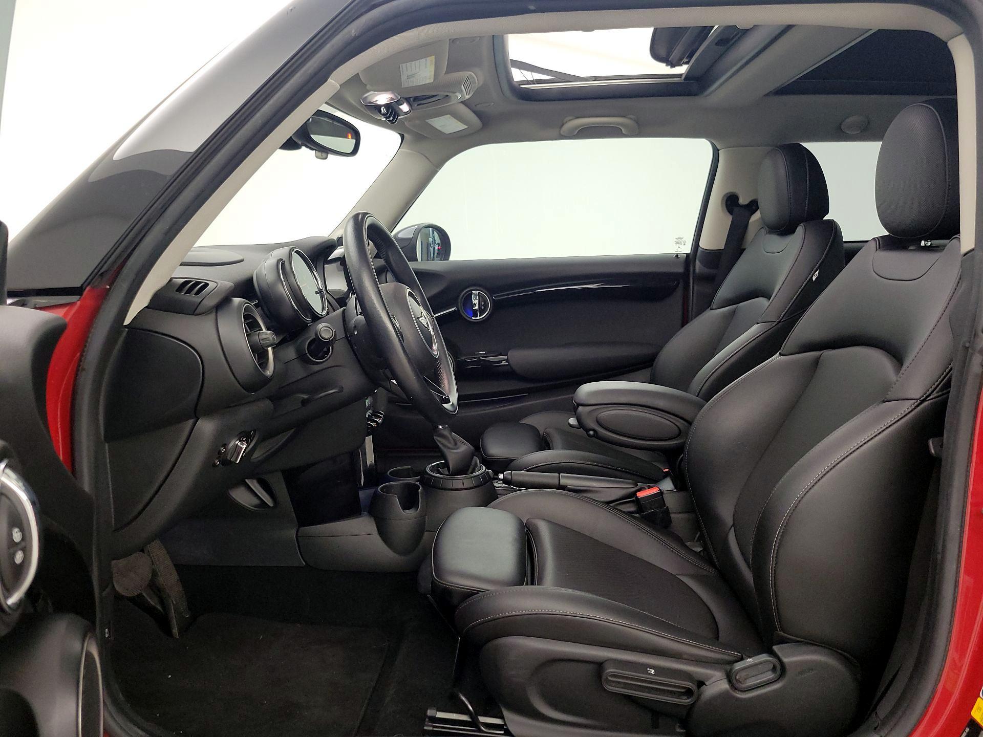 Thumbnail: 2015 MINI Cooper Hardtop - 11