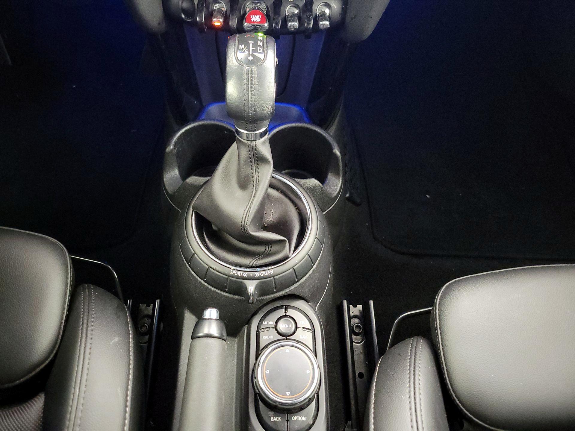 Thumbnail: 2015 MINI Cooper Hardtop - 18