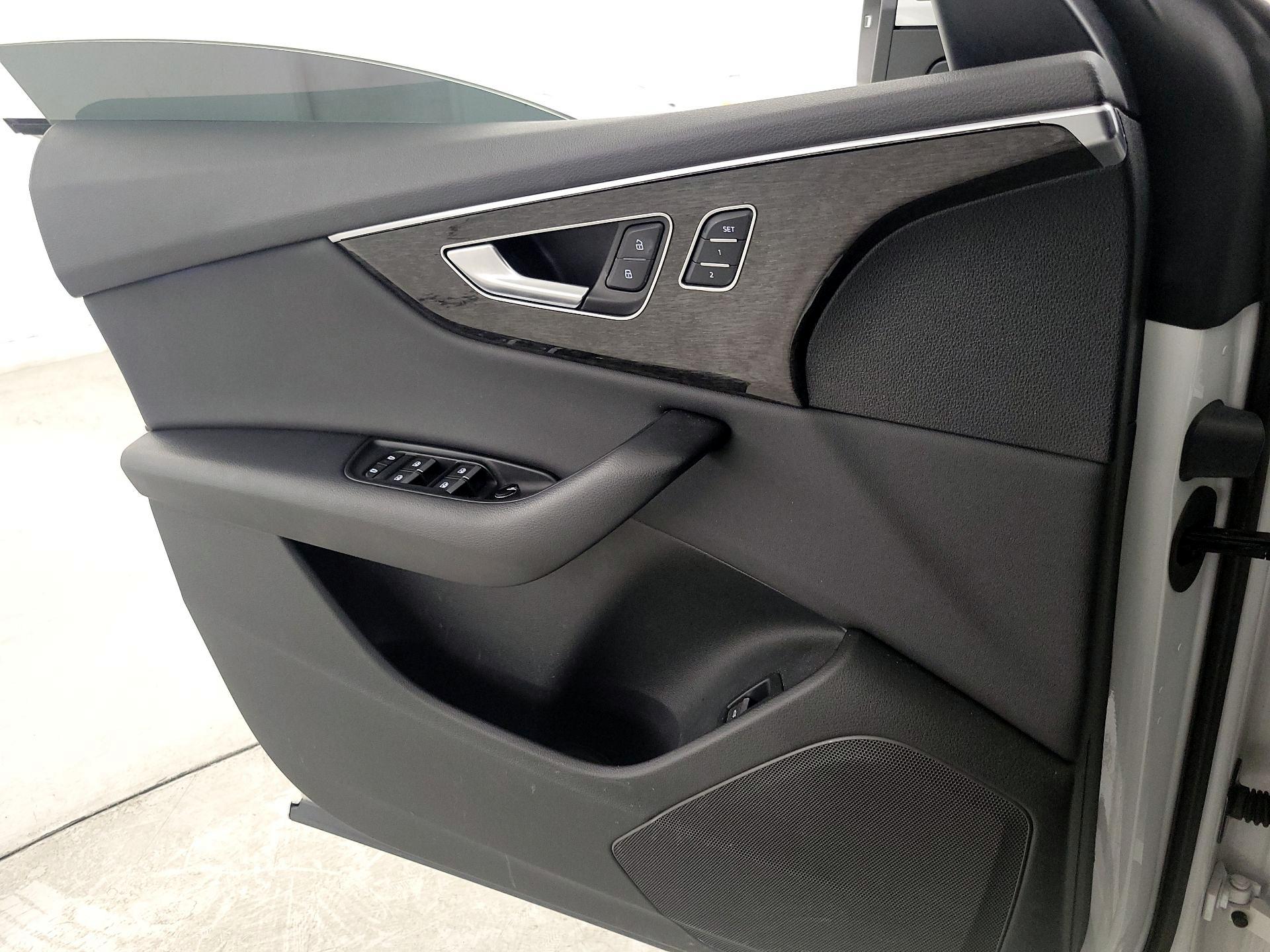 Thumbnail: 2019 Audi Q8 - 12