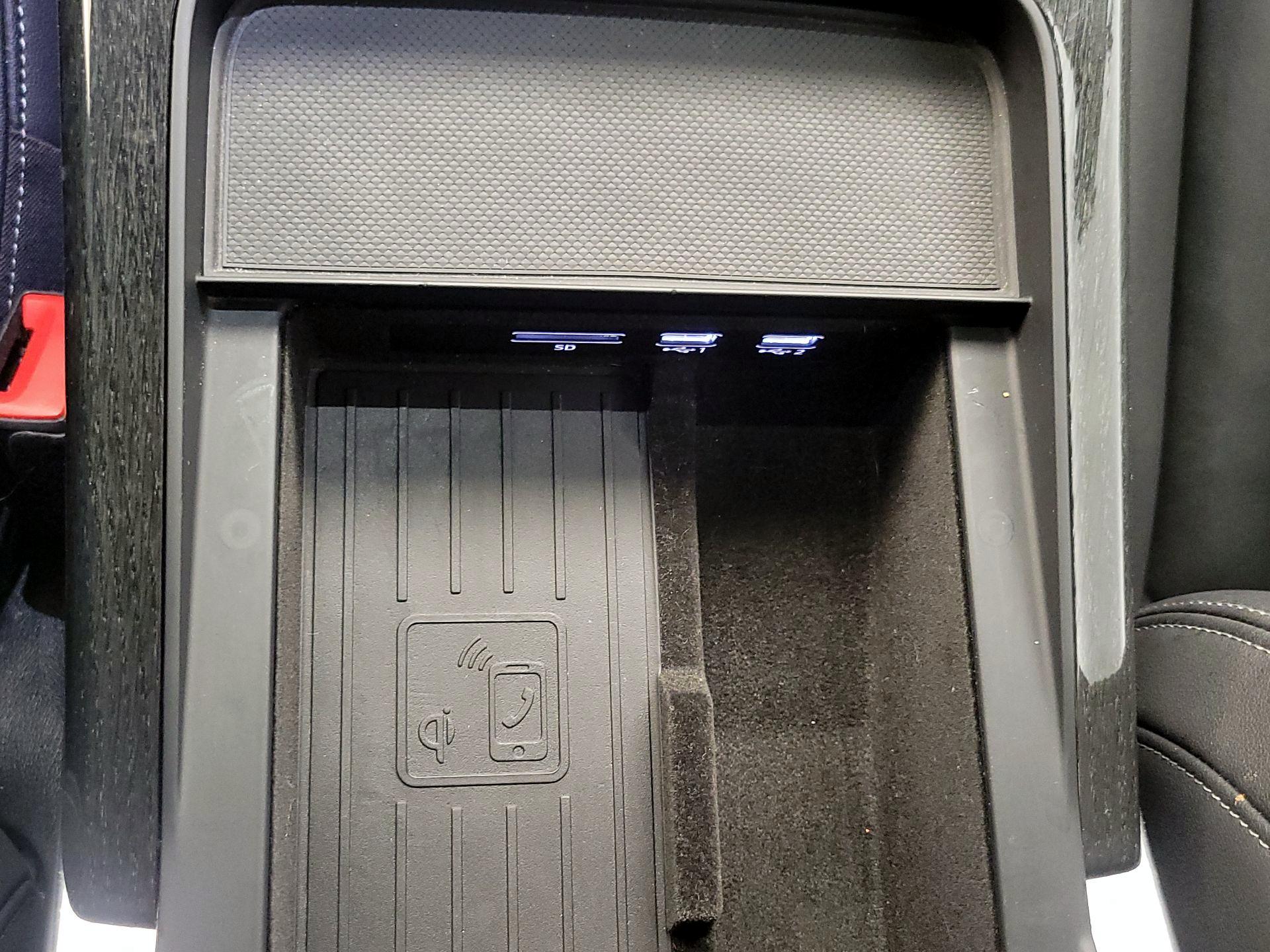 Thumbnail: 2019 Audi Q8 - 19