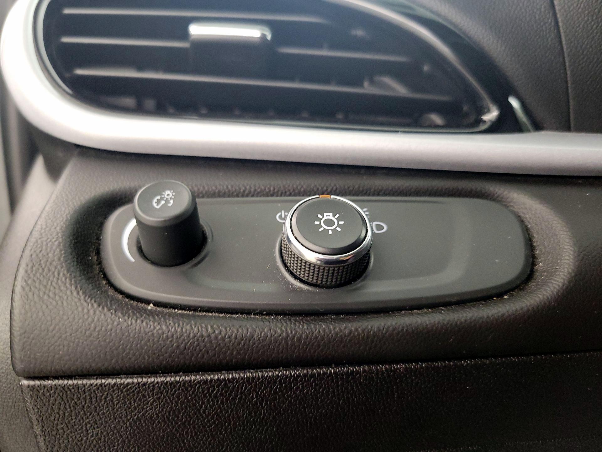 Thumbnail: 2017 Chevrolet Volt - 13