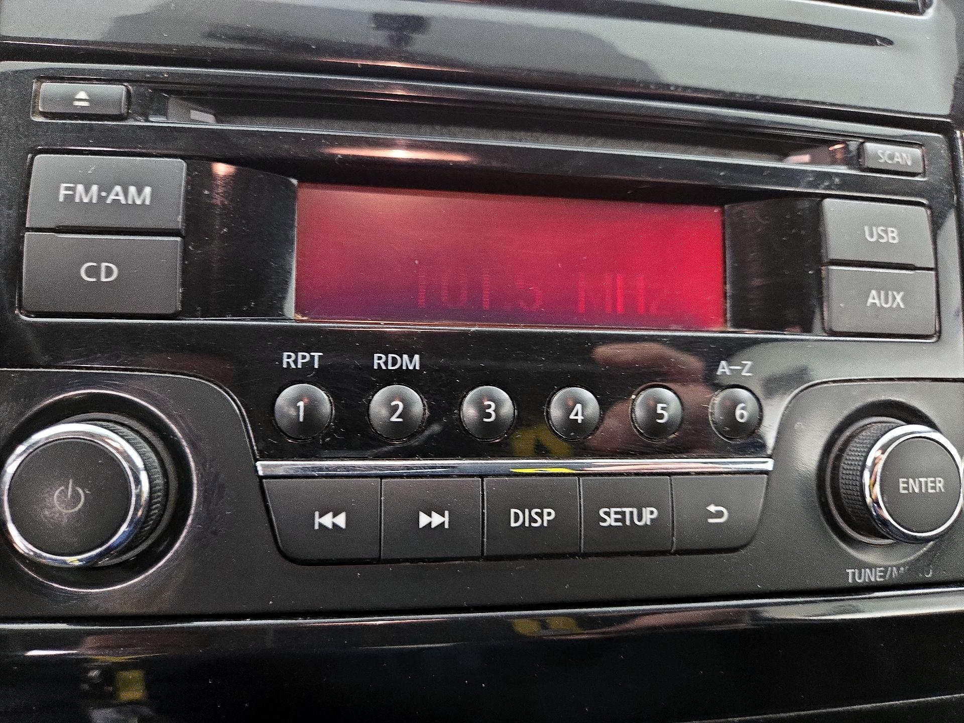 Thumbnail: 2015 Nissan Versa Note - 14