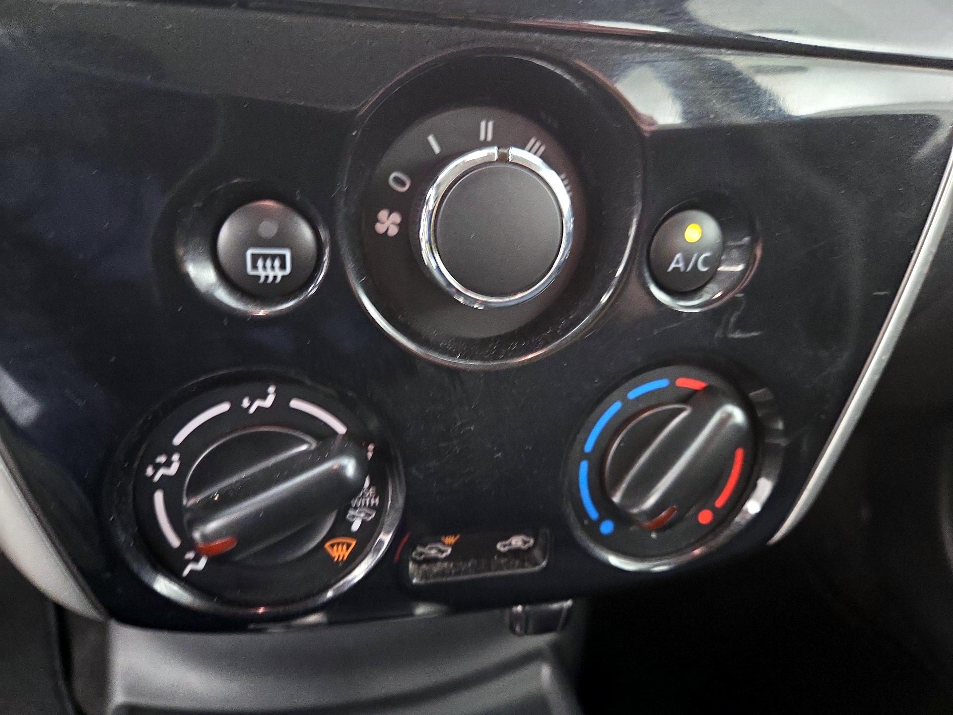 Thumbnail: 2015 Nissan Versa Note - 15