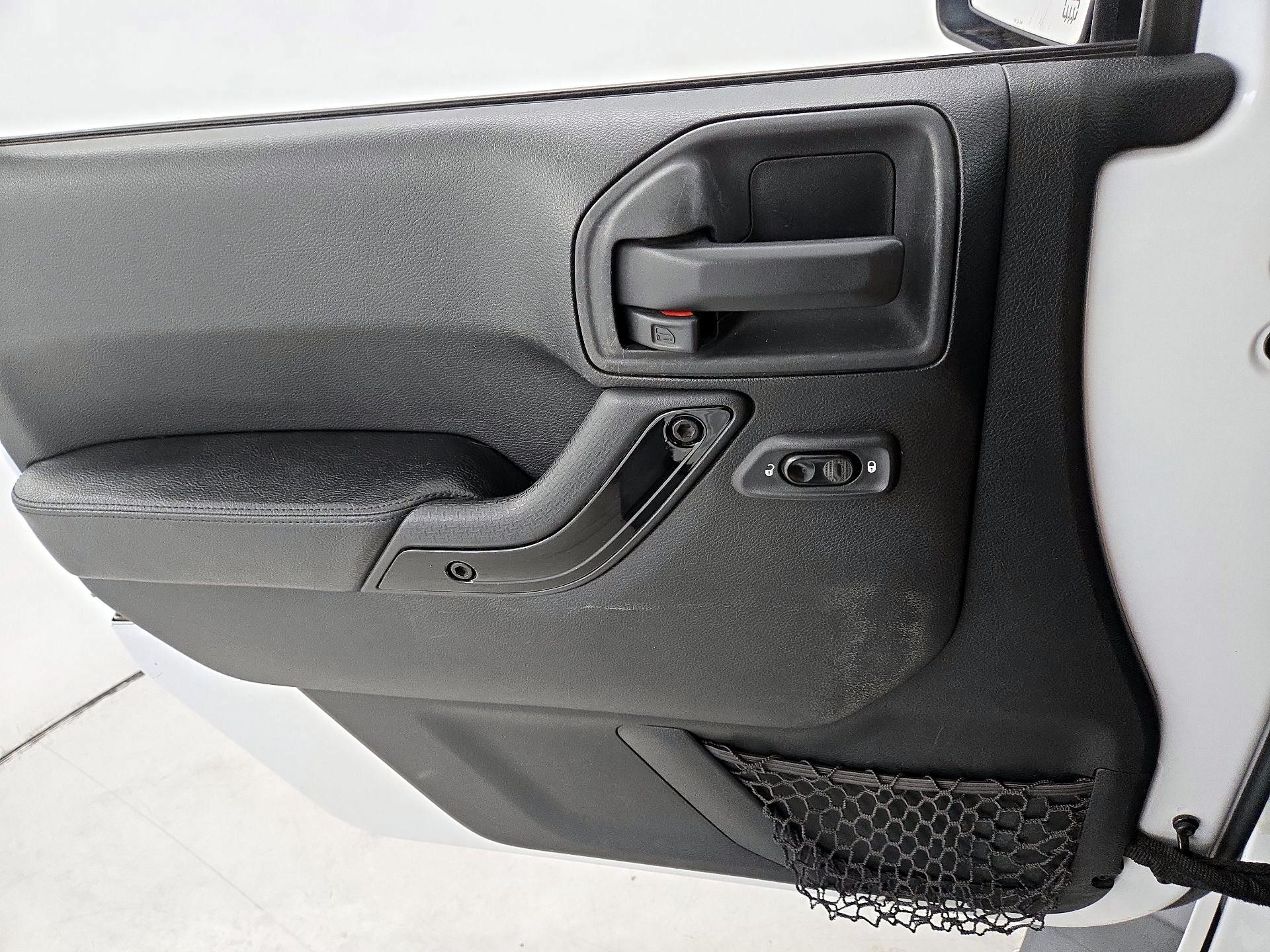 Thumbnail: 2014 Jeep Wrangler - 12