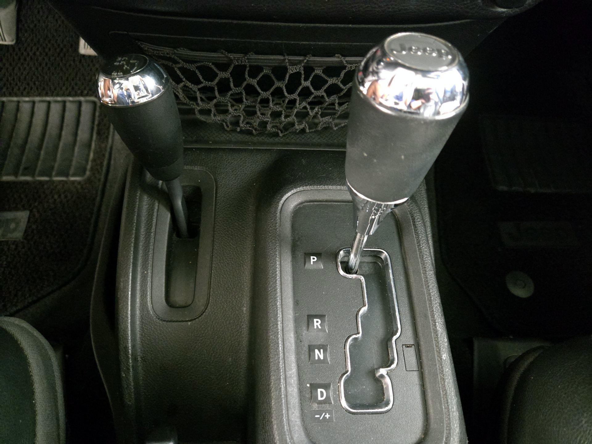 Thumbnail: 2014 Jeep Wrangler - 16