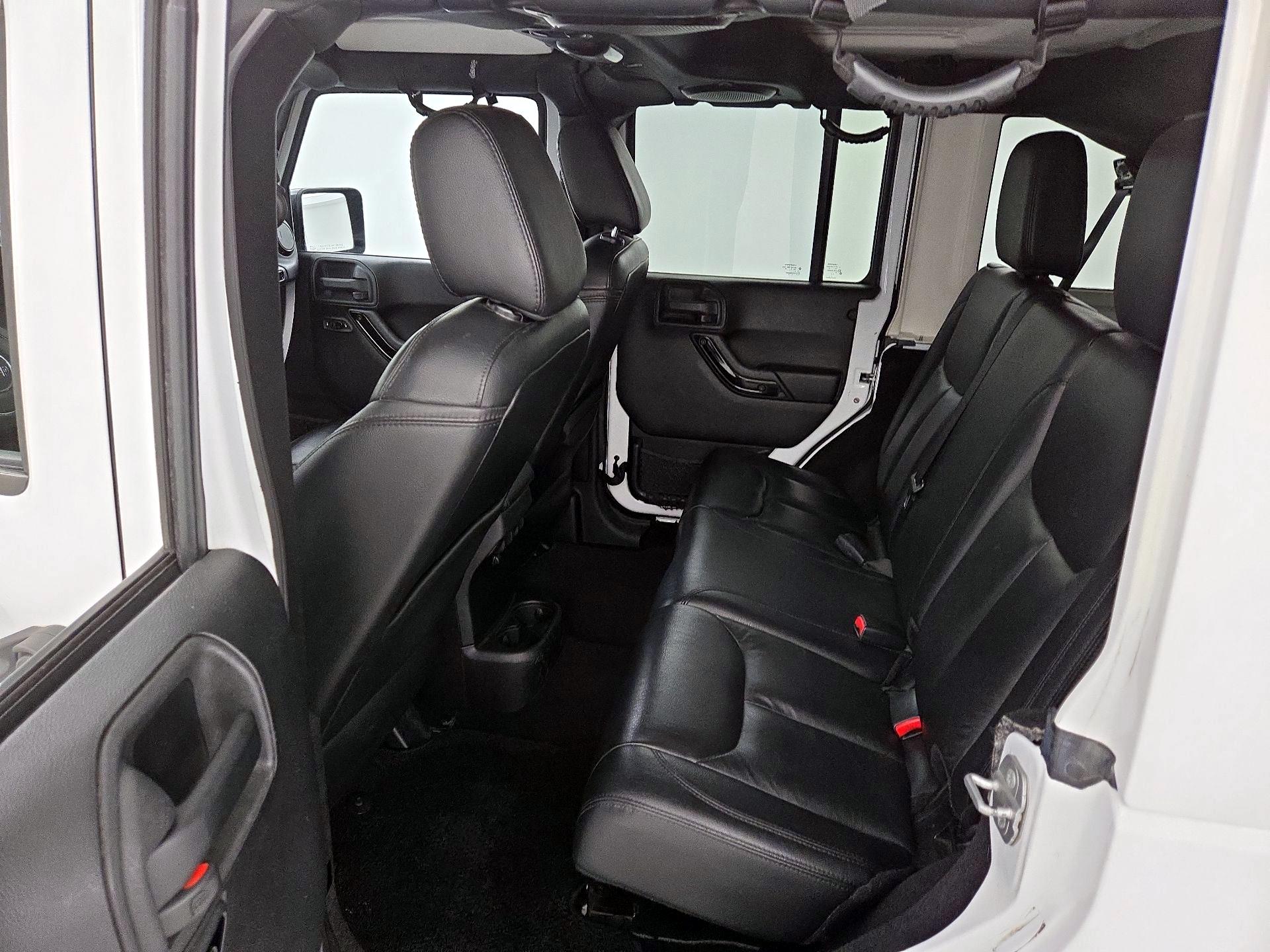 Thumbnail: 2014 Jeep Wrangler - 18