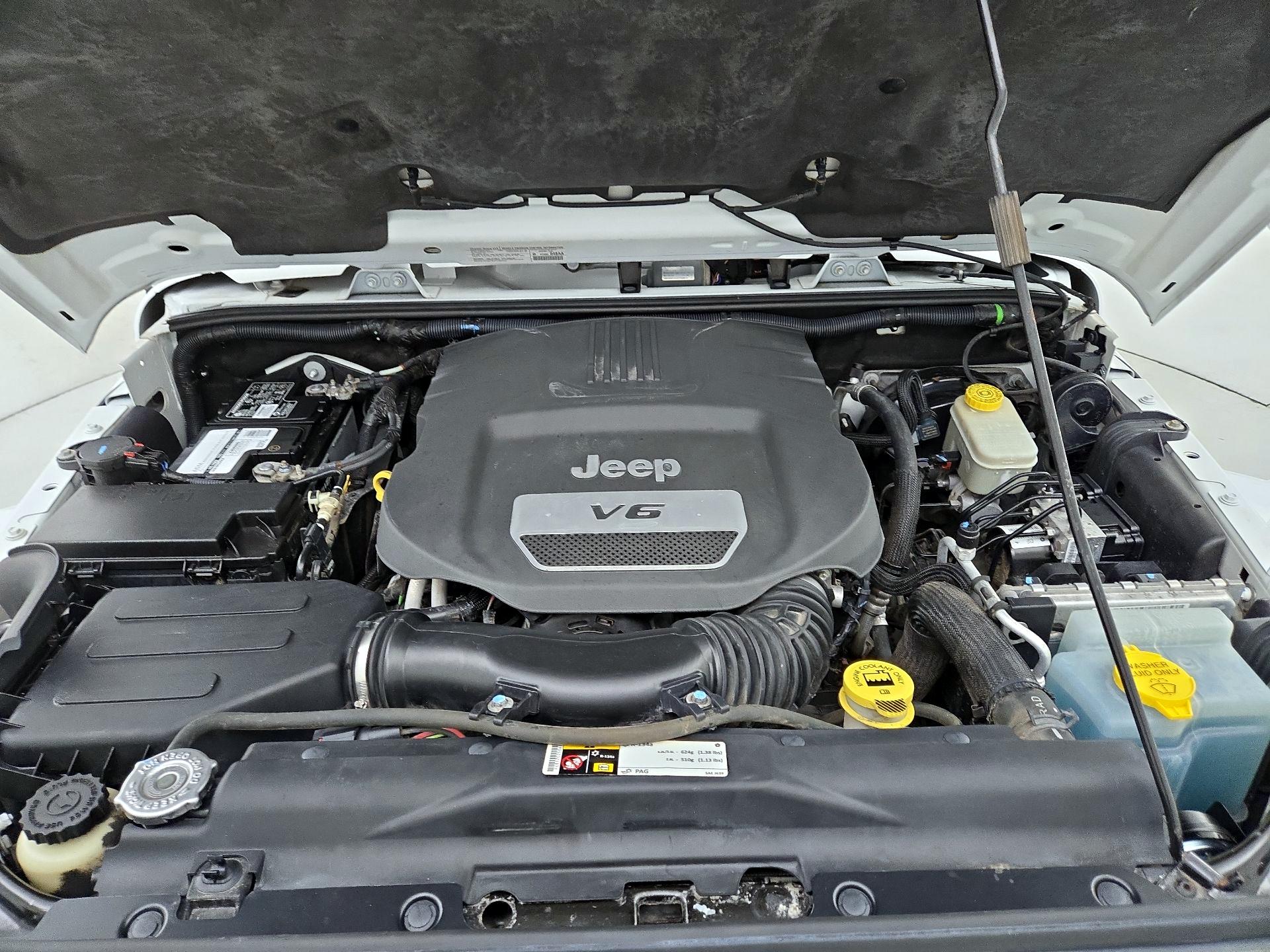 Thumbnail: 2014 Jeep Wrangler - 20