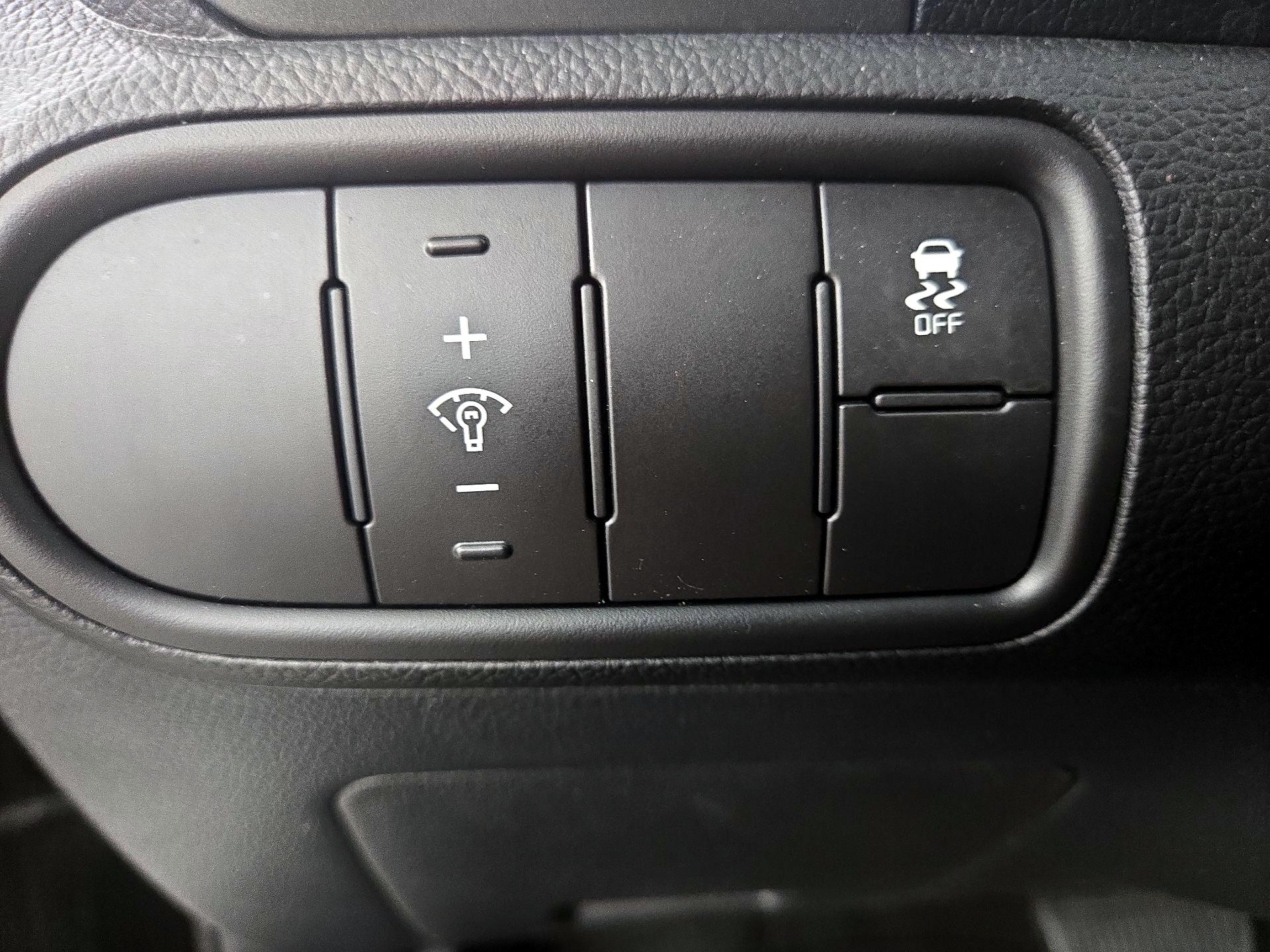 Thumbnail: 2018 Kia Forte - 13