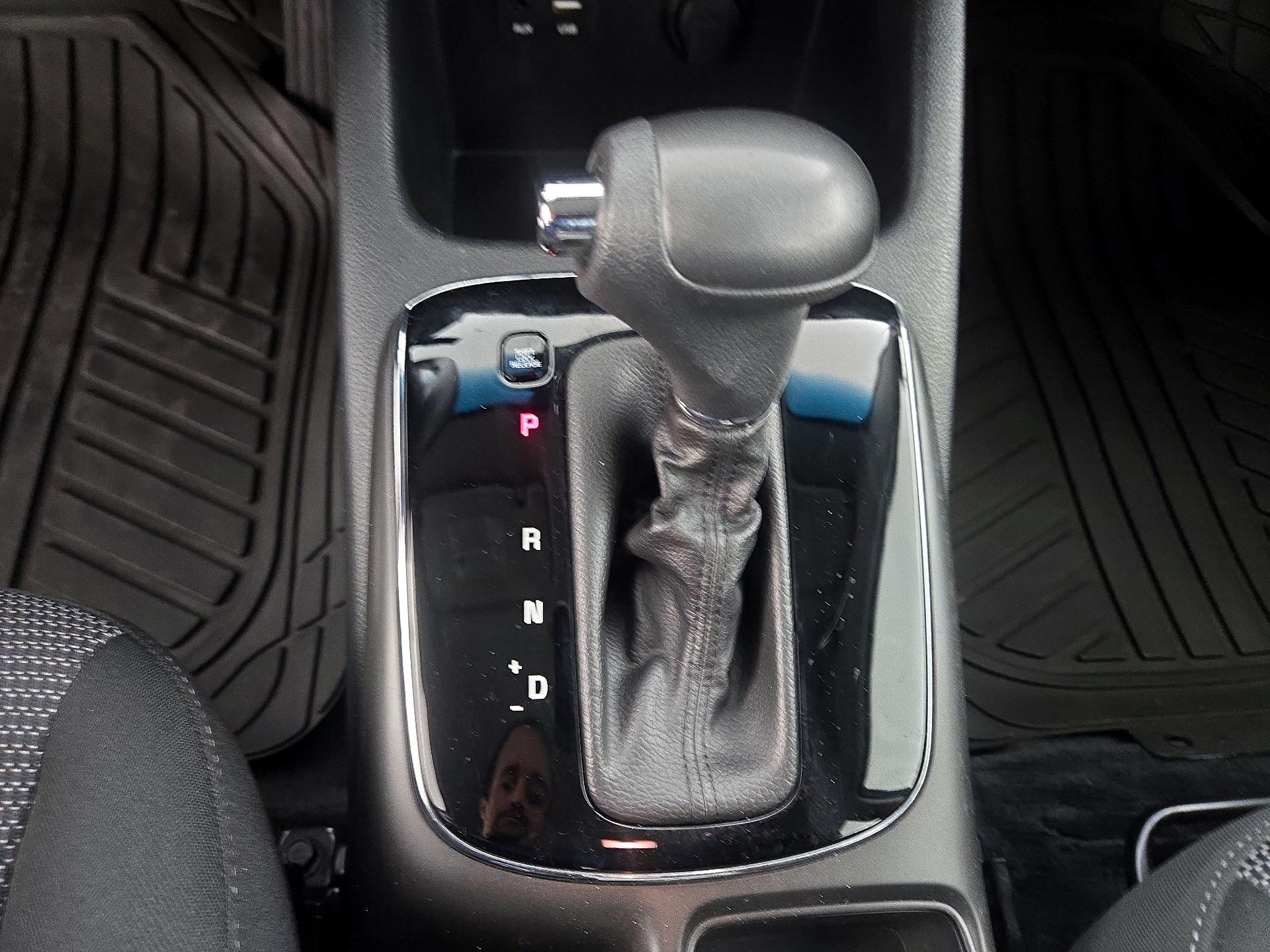 Thumbnail: 2018 Kia Forte - 17