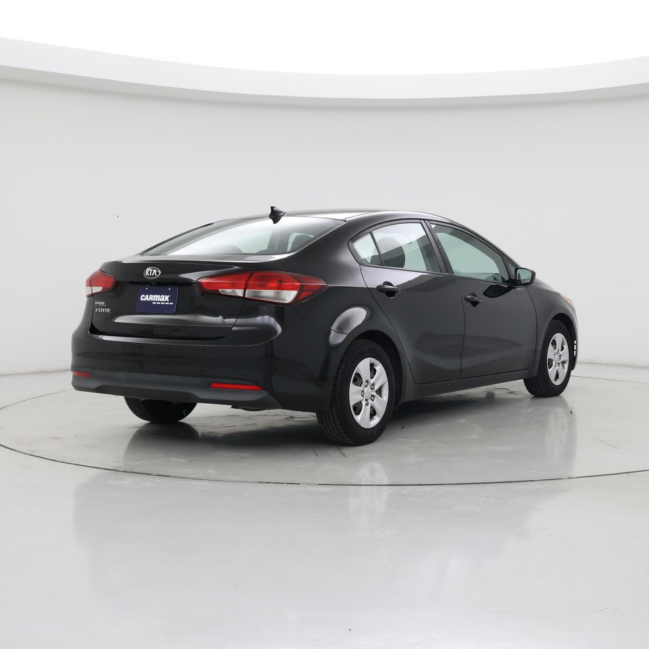 Thumbnail: 2018 Kia Forte - 8