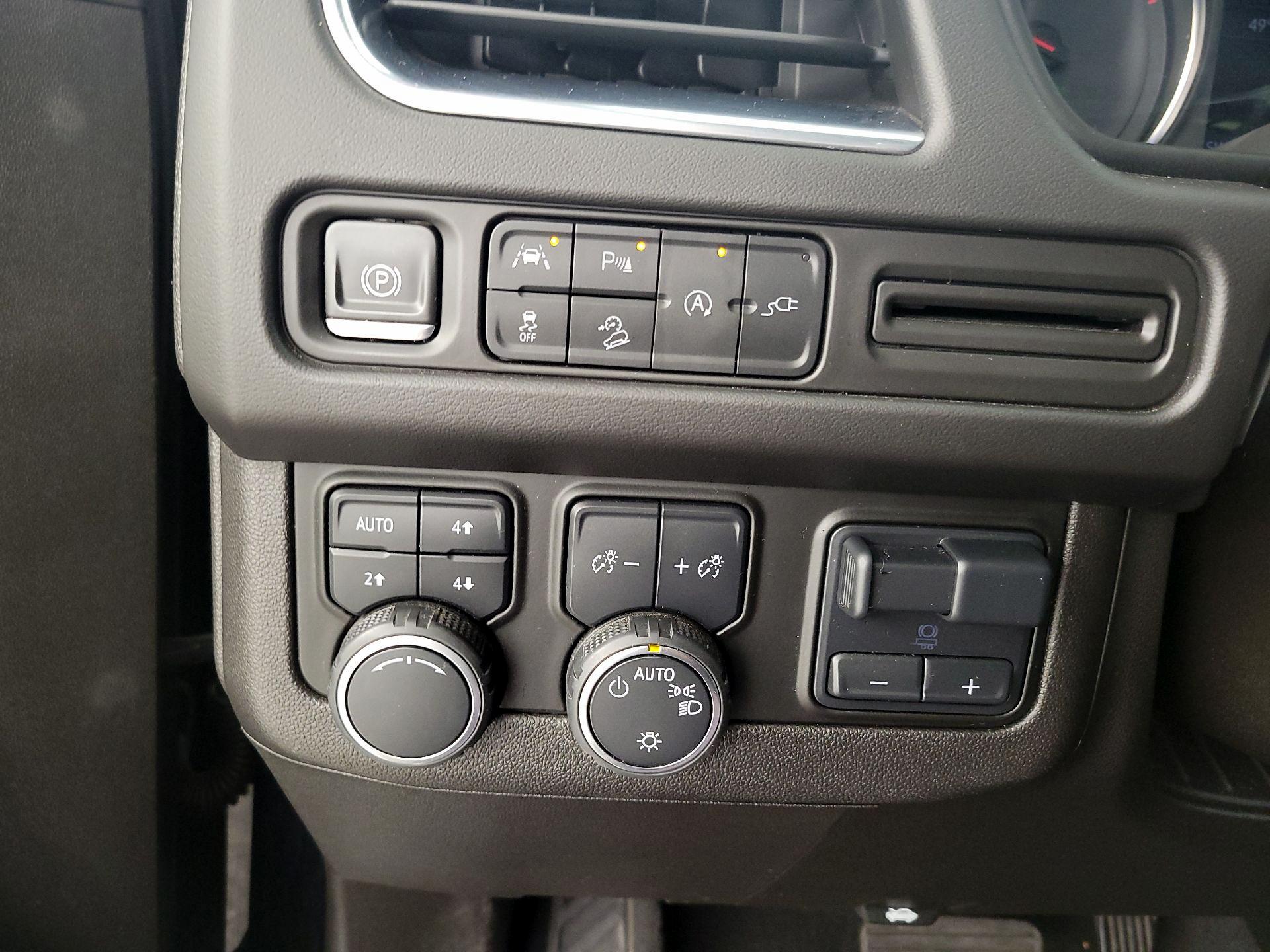 Thumbnail: 2021 Chevrolet Suburban - 13