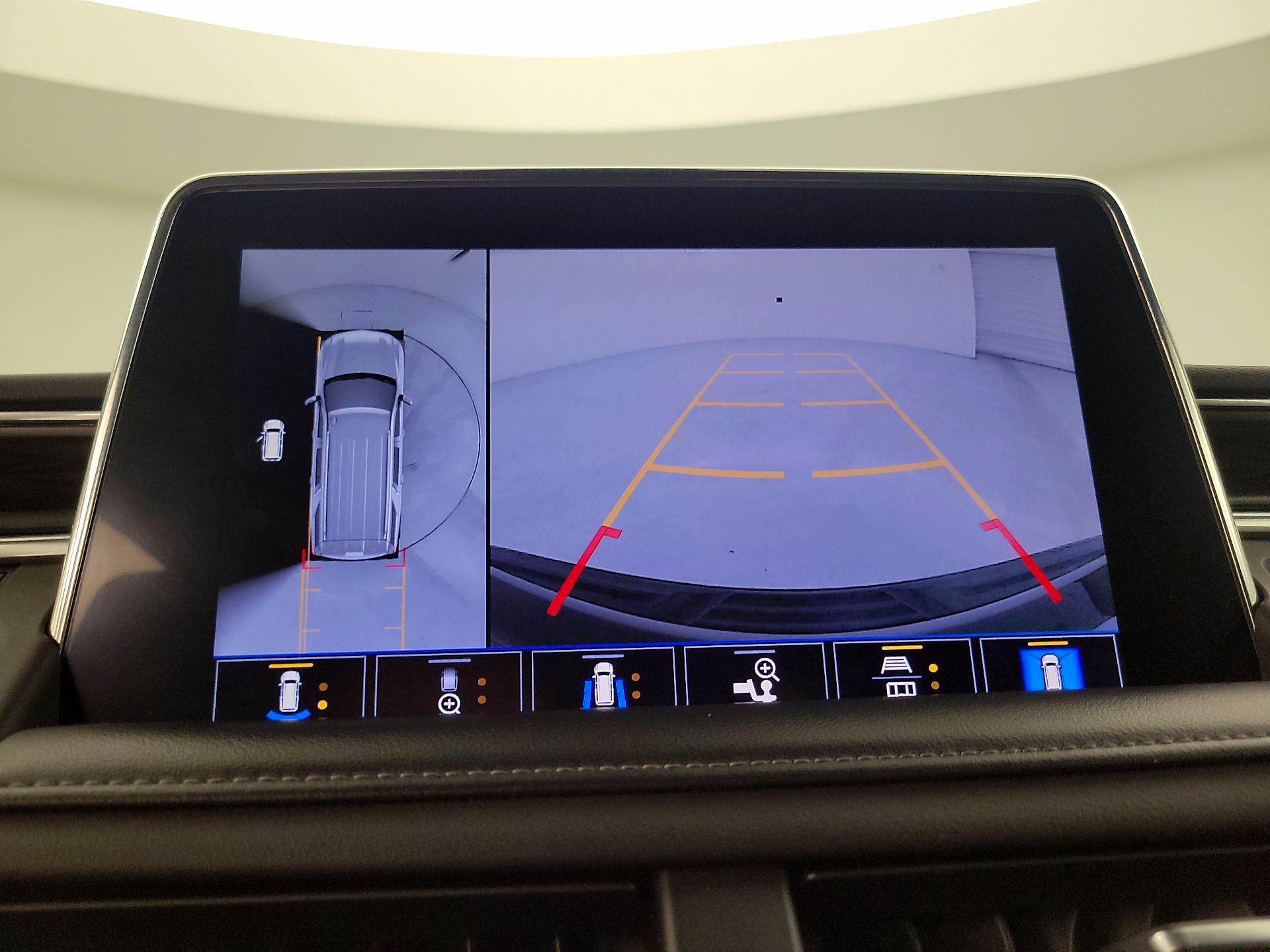 Thumbnail: 2021 Chevrolet Suburban - 14