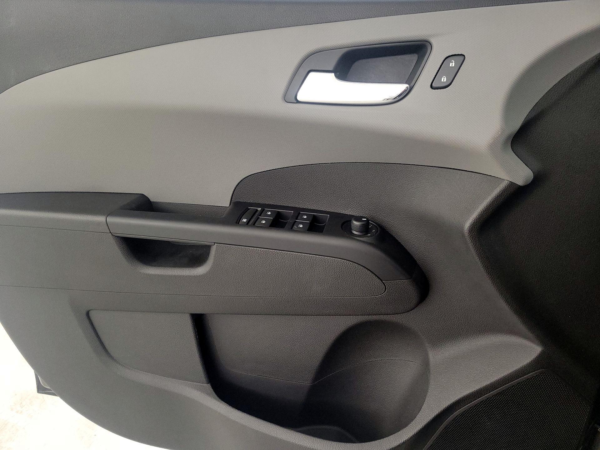 Thumbnail: 2018 Chevrolet Sonic - 12