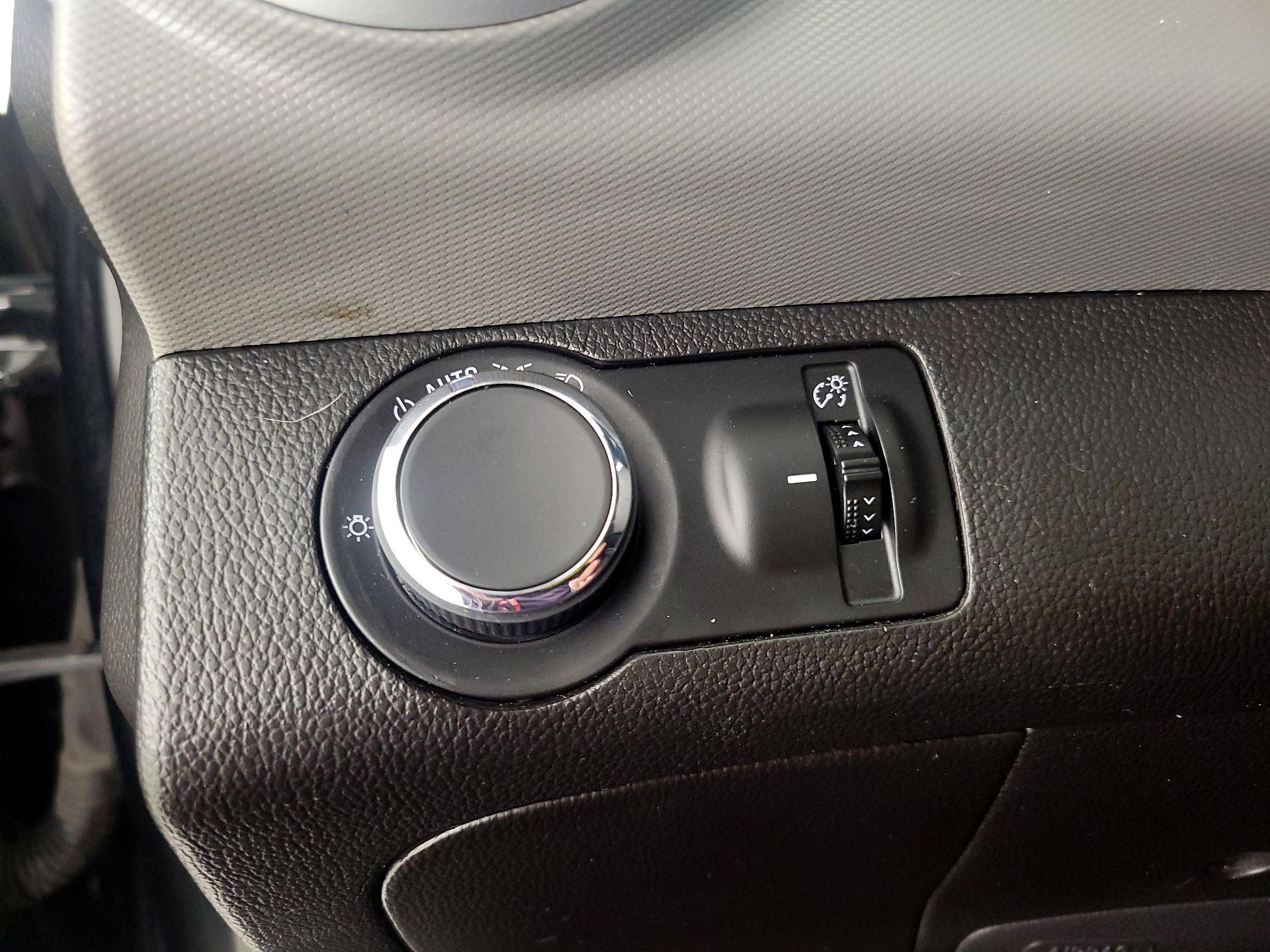 Thumbnail: 2018 Chevrolet Sonic - 13