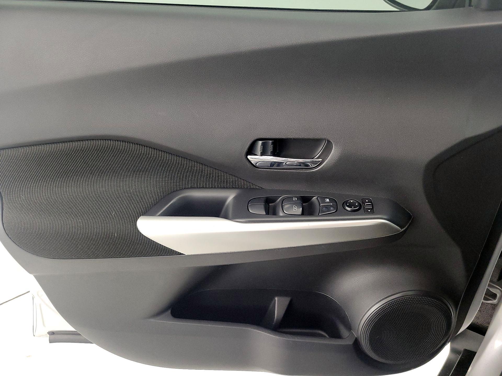 Thumbnail: 2020 Nissan Kicks - 12