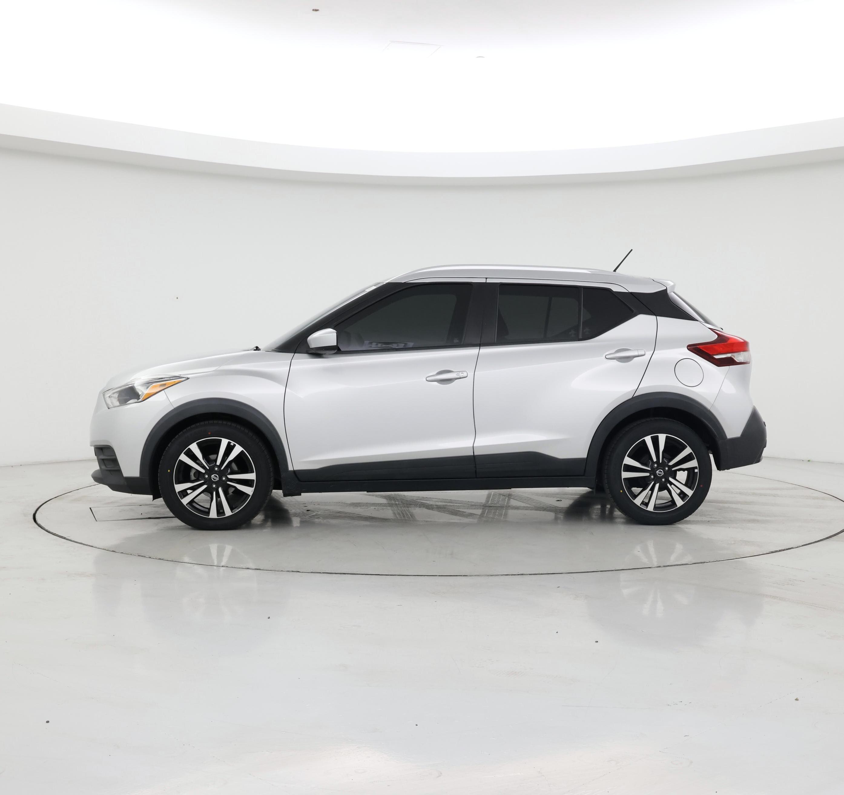 Thumbnail: 2020 Nissan Kicks - 3