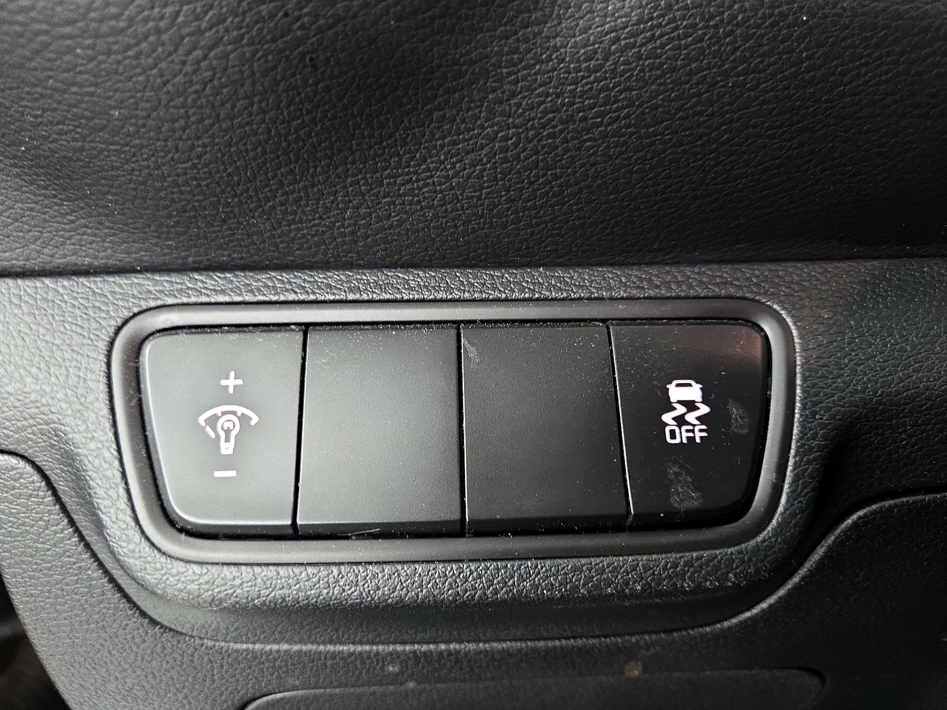 Thumbnail: 2023 Kia Forte - 13