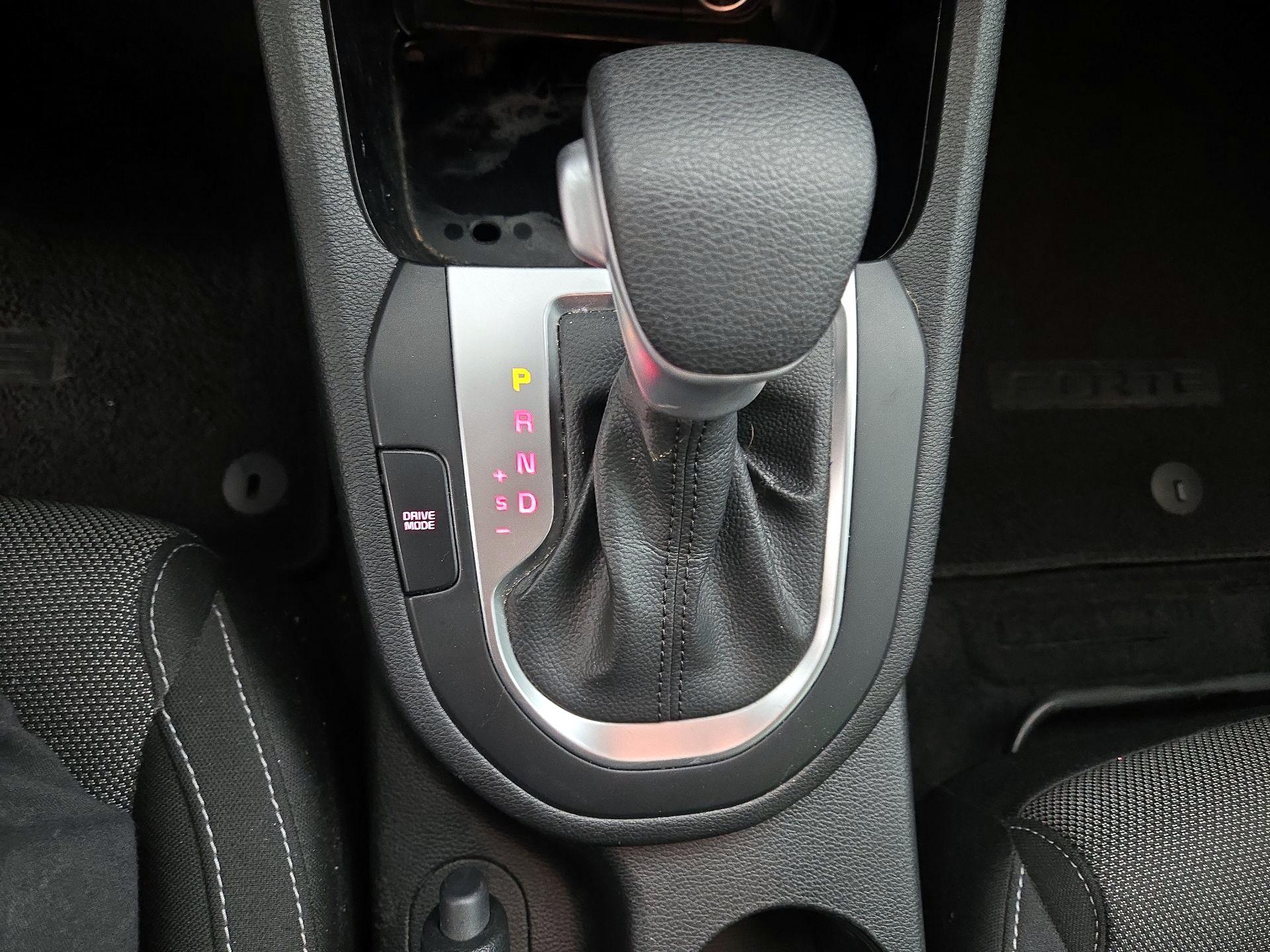 Thumbnail: 2023 Kia Forte - 17