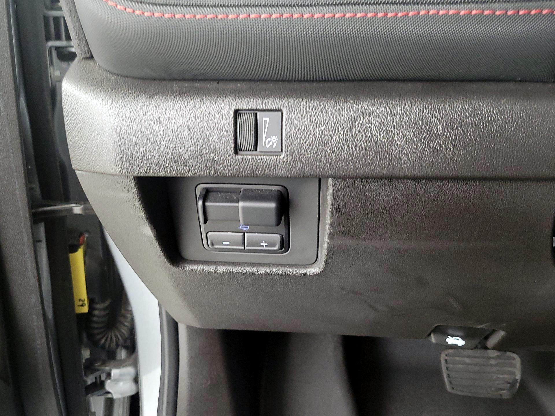 Thumbnail: 2023 Chevrolet Colorado - 13