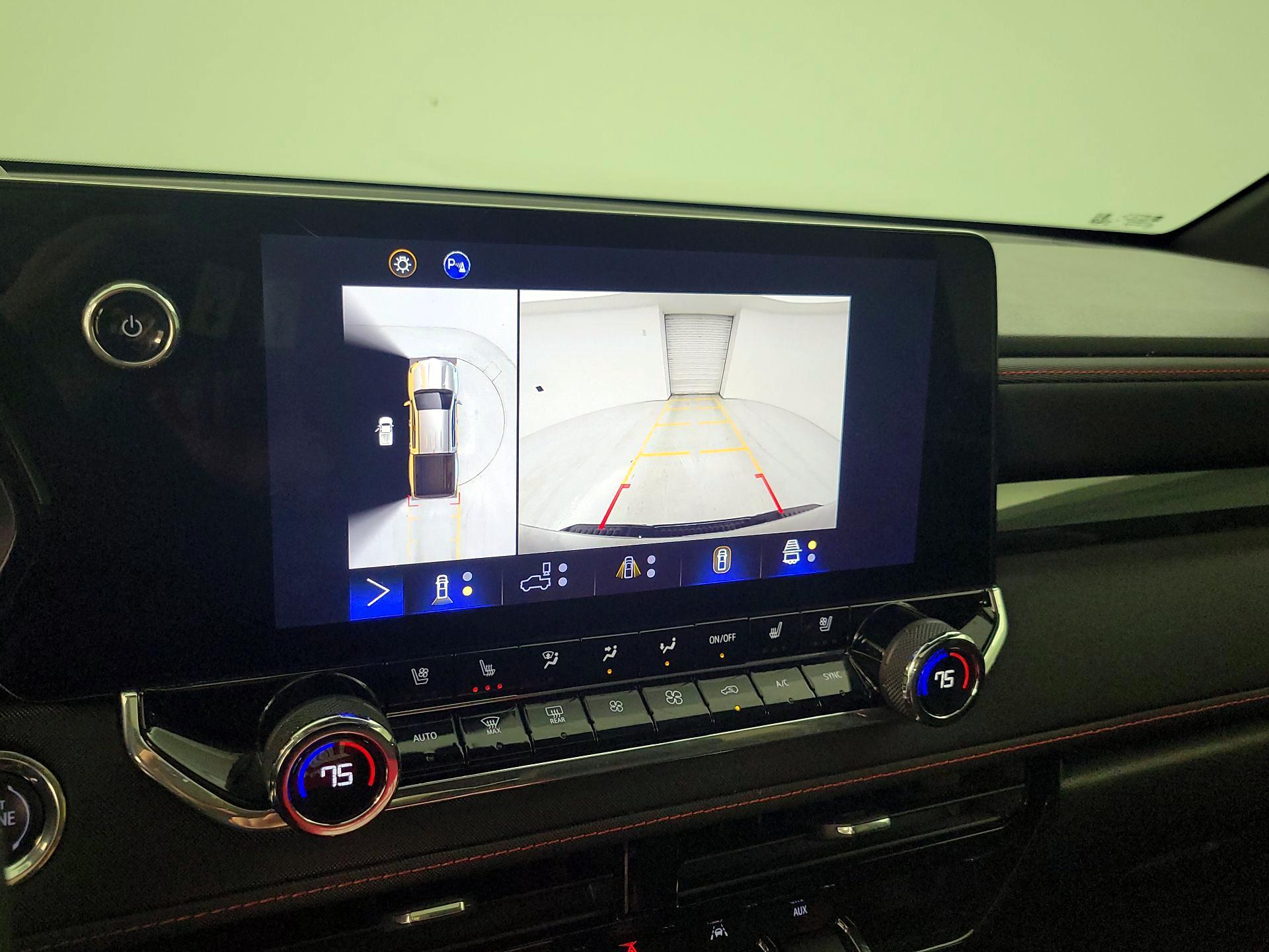 Thumbnail: 2023 Chevrolet Colorado - 15