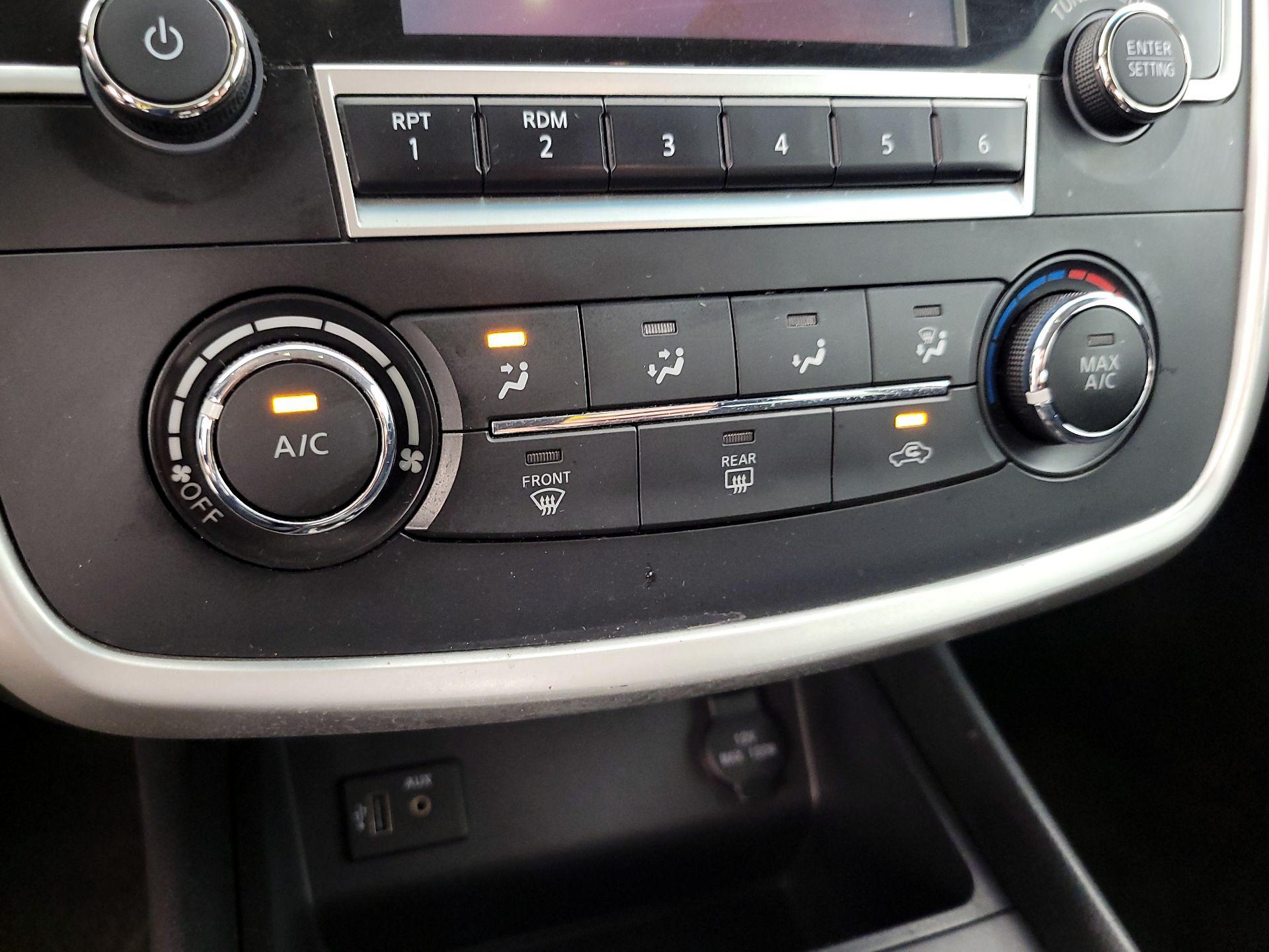 Thumbnail: 2017 Nissan Altima - 16